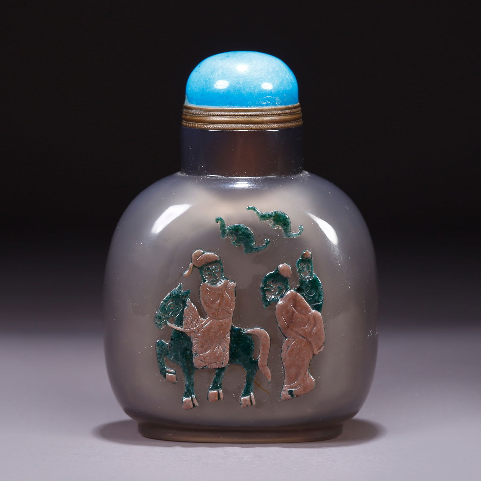 A AGATE SNUFF BOTTLE CARVED WITH FIGURATIVE STORY DESIGN: Agate Snuff Bottle Carved with Figurative Story Design