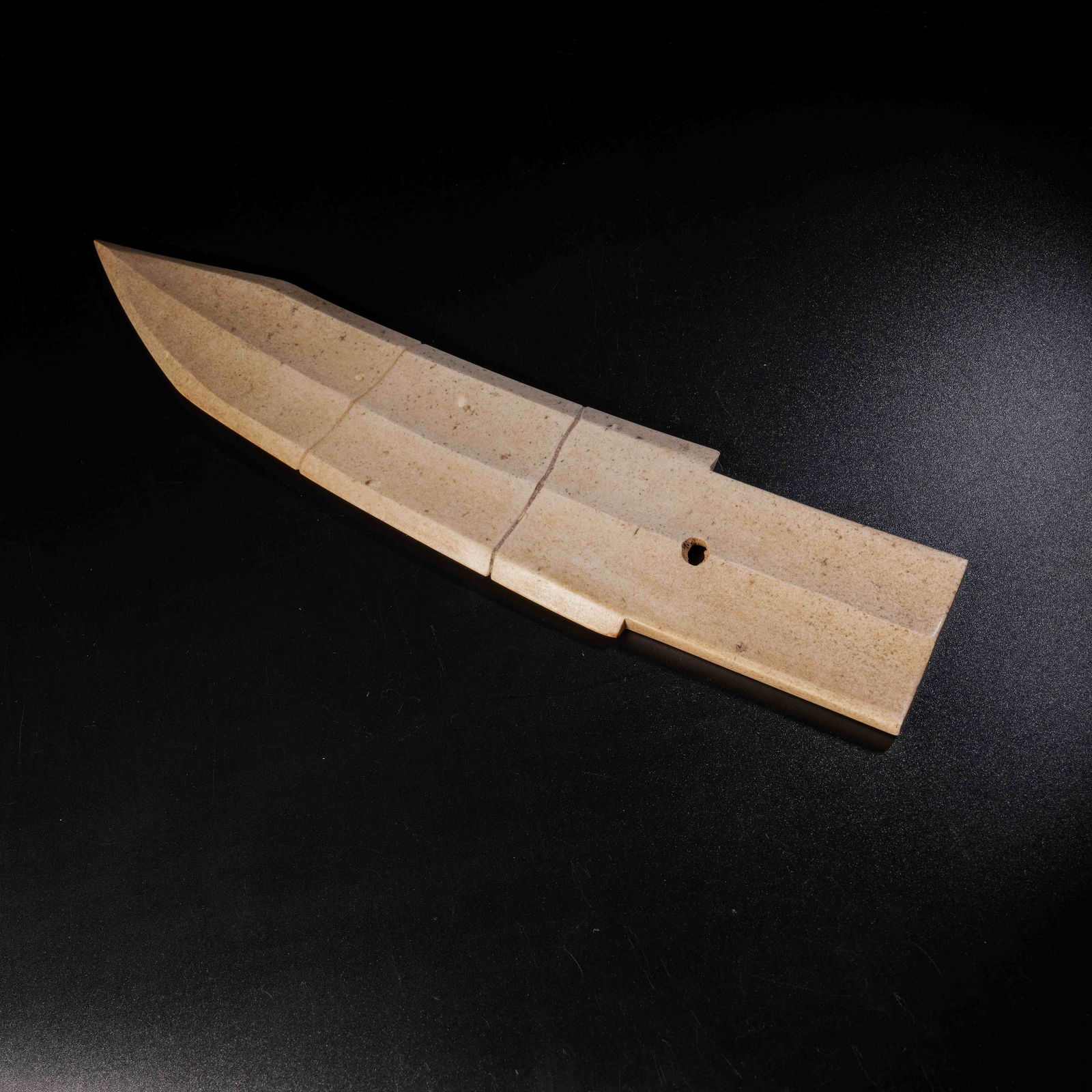 A ANCIENT JADE GE (DAGGER-AXE) - 10