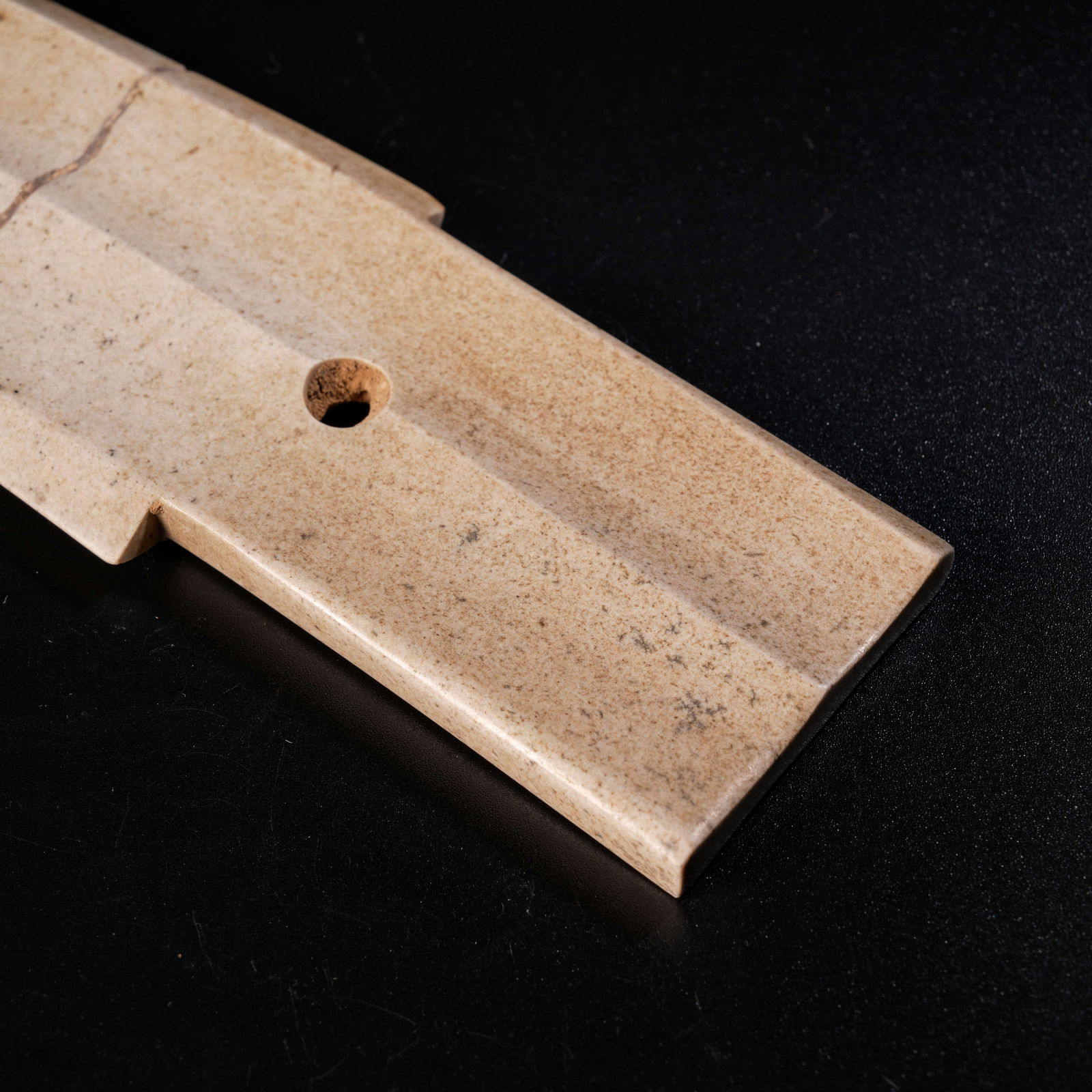 A ANCIENT JADE GE (DAGGER-AXE) - 2