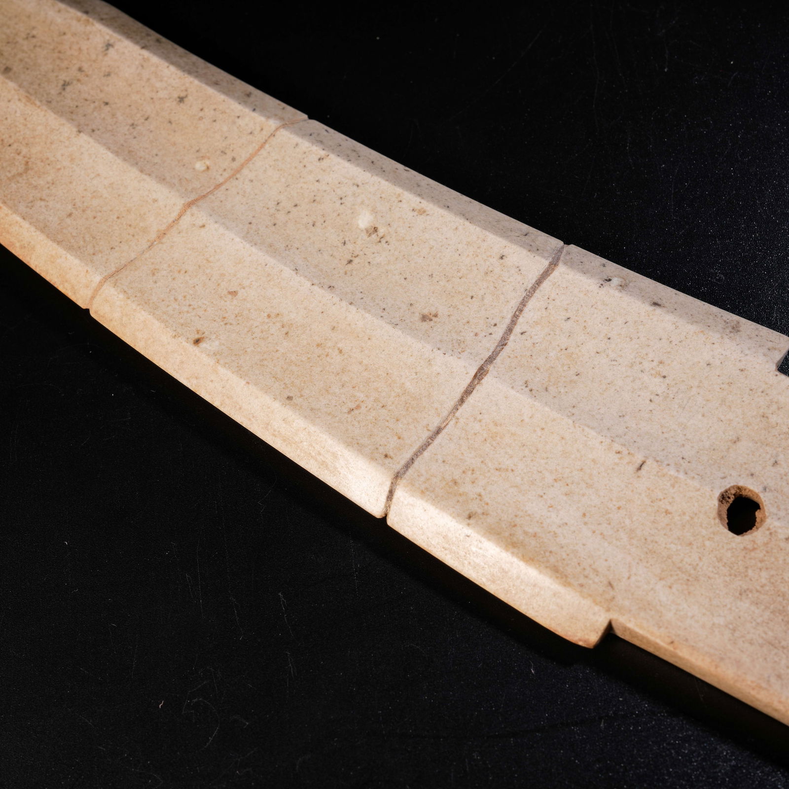 A ANCIENT JADE GE (DAGGER-AXE) - 9