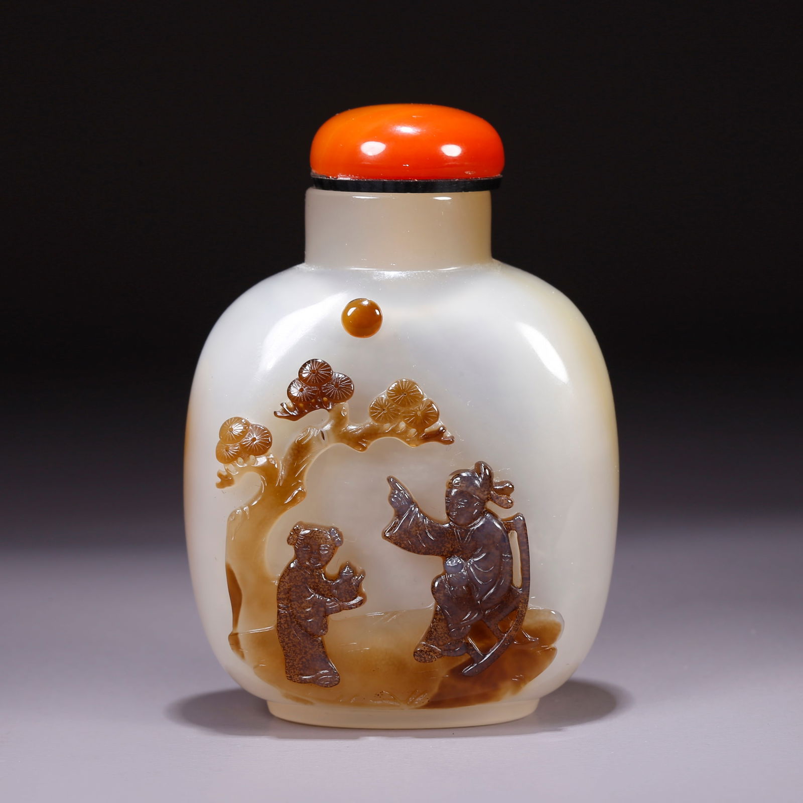A AGATE SNUFF BOTTLE CARVED WITH FIGURATIVE STORY DESIGN (1 of 9)