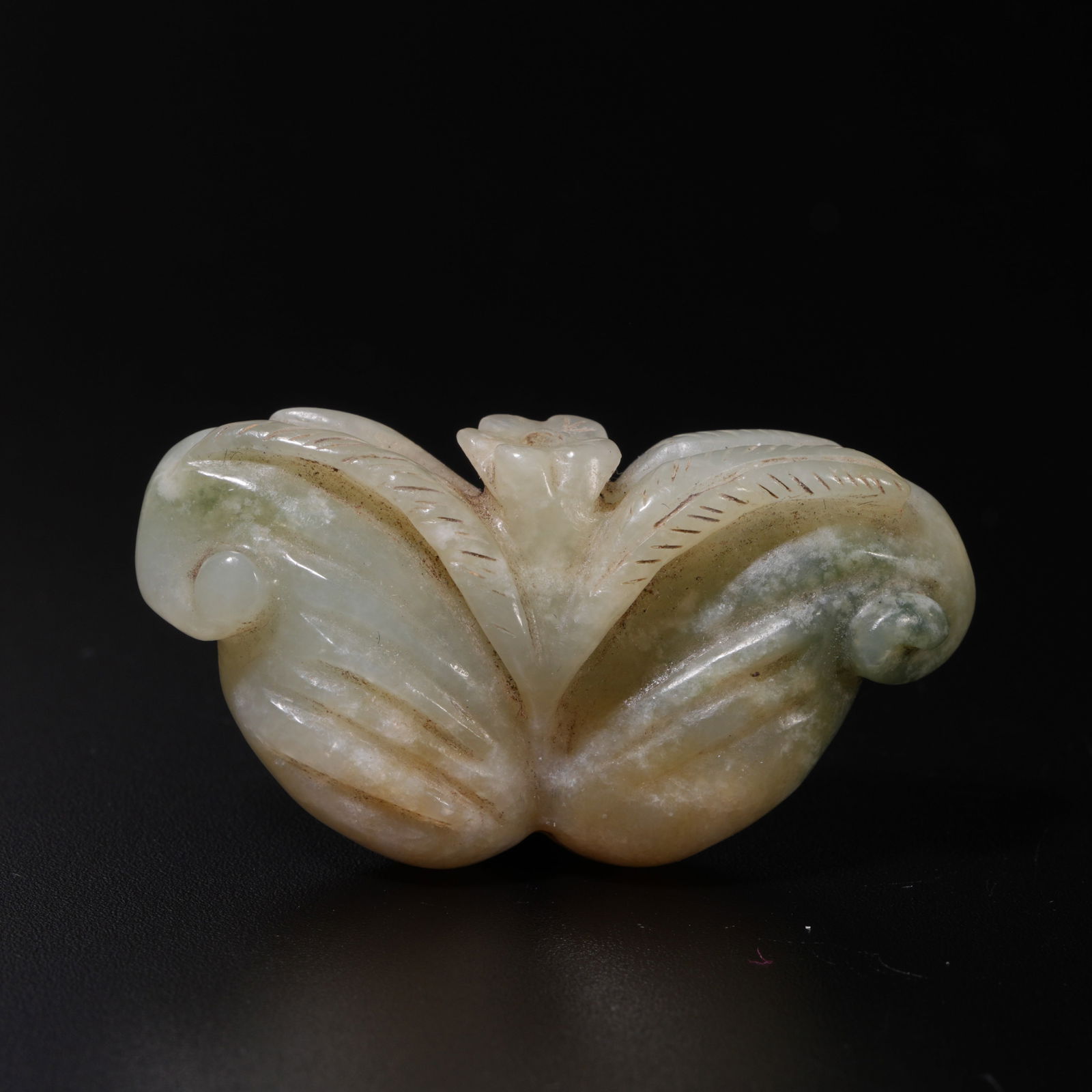 A HETIAN JADE CARVED PENDANT (1 of 9)