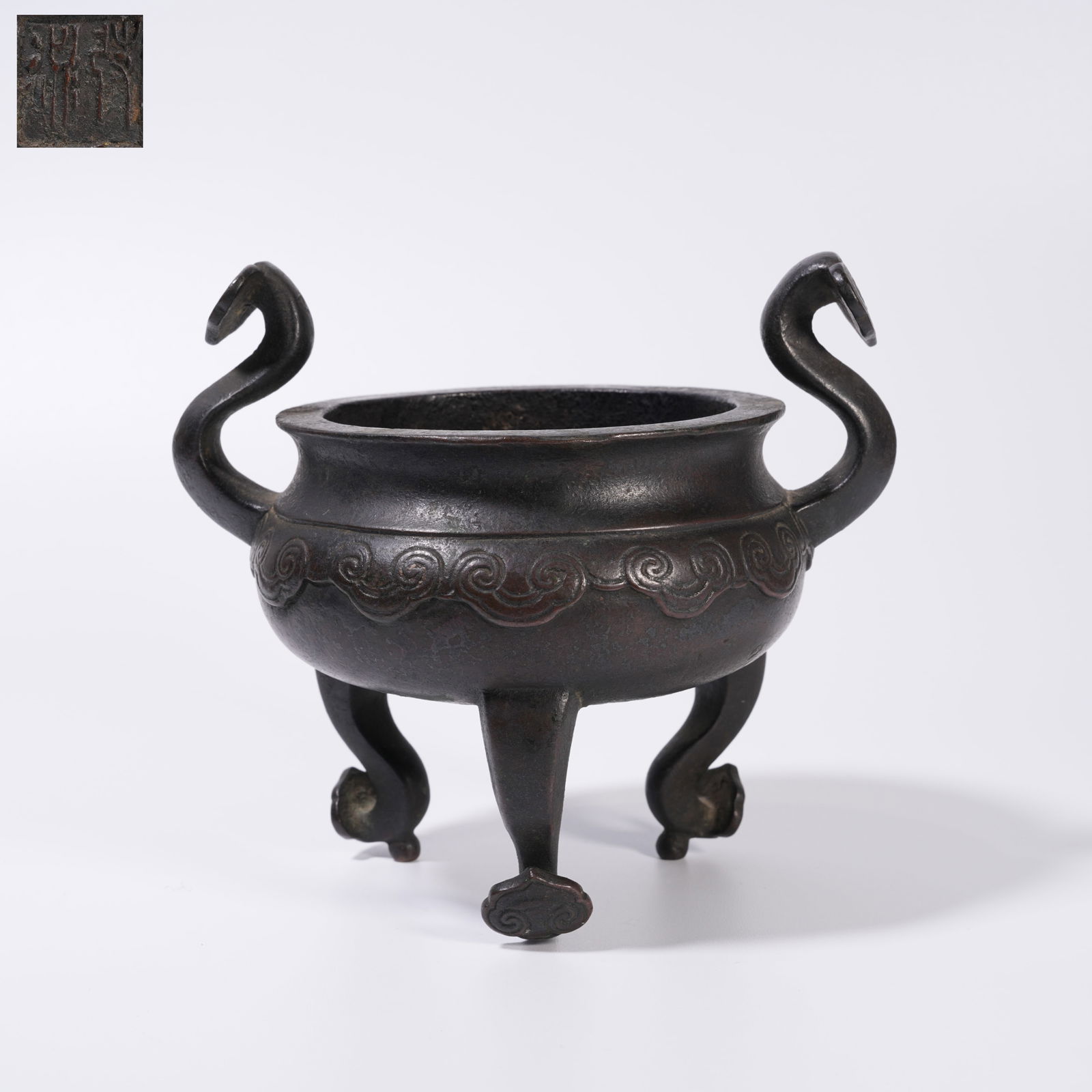 A BRONZE INCENSE BURNER WITH DOUBLE LINGZHI-SHAPED HANDLES (1 of 9)