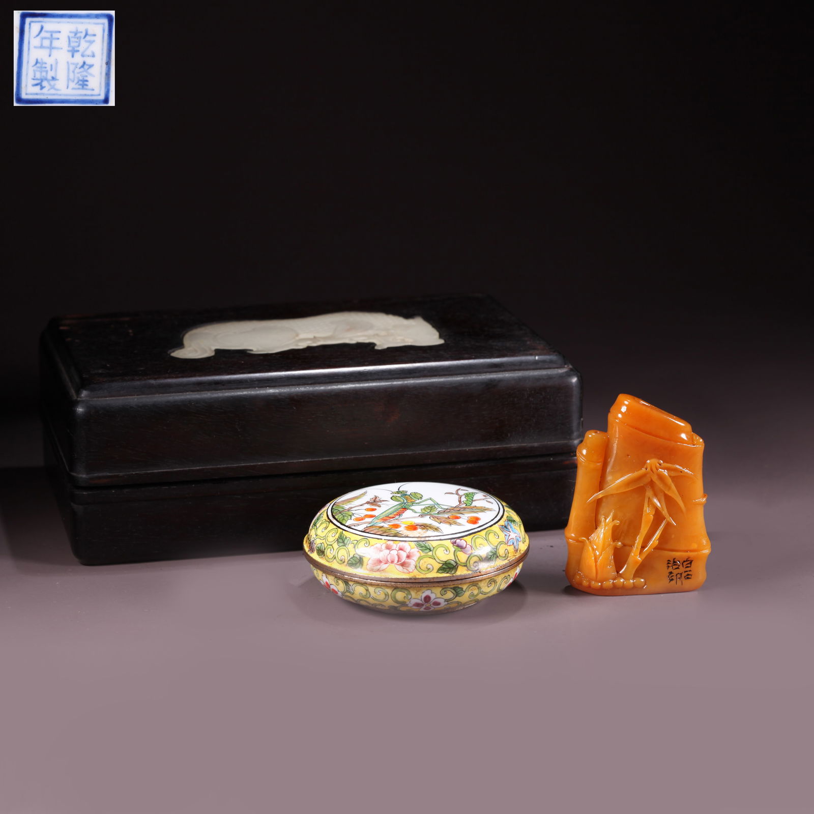 A SHOUSHAN TIANHUANG STONE SEAL IN BAMBOO JOINT SHAPE (WITH INK PAD): Shoushan Tianhuang Stone Seal in Bamboo Joint Shape (with Ink Pad)