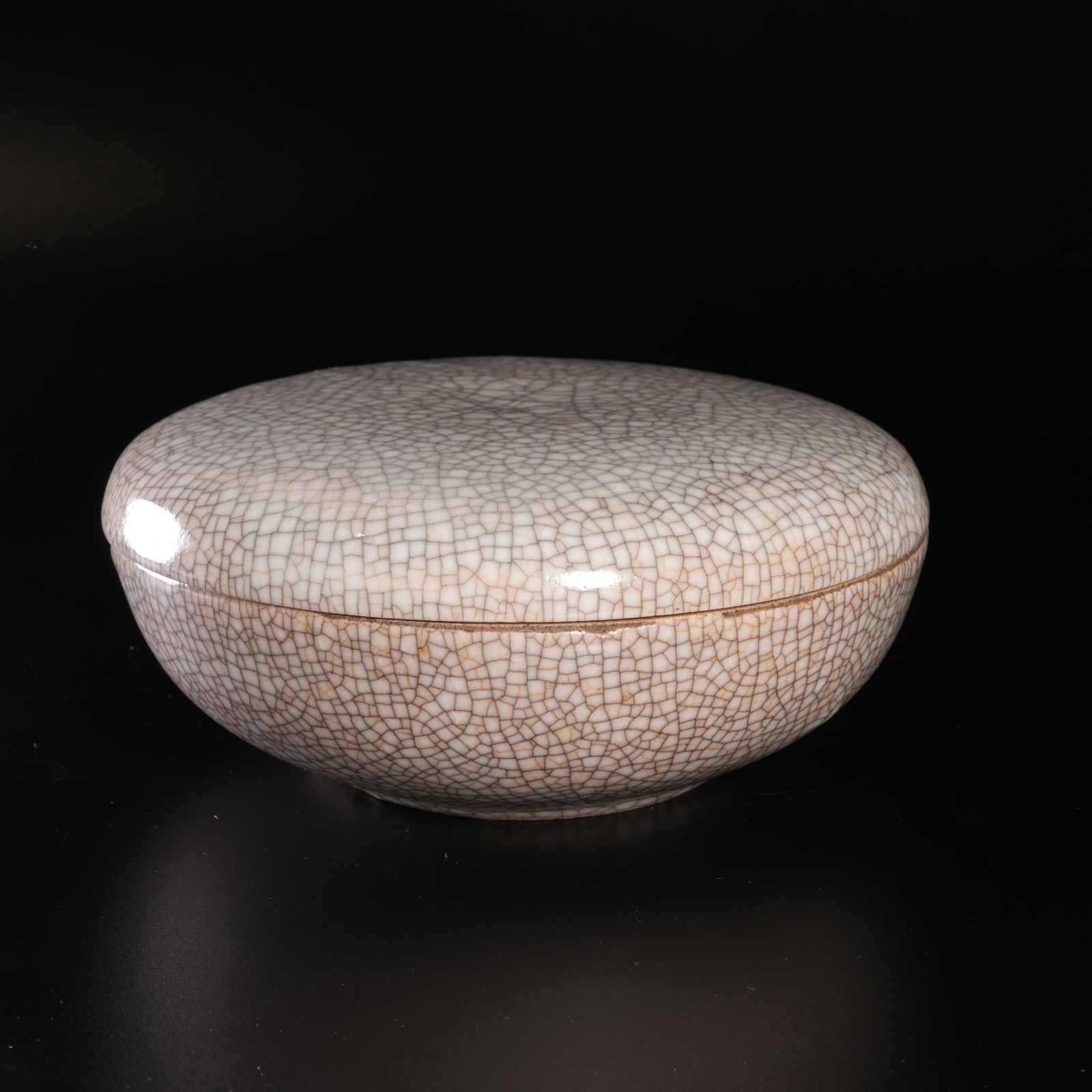 A GUAN WARE LIDDED BOX - 4