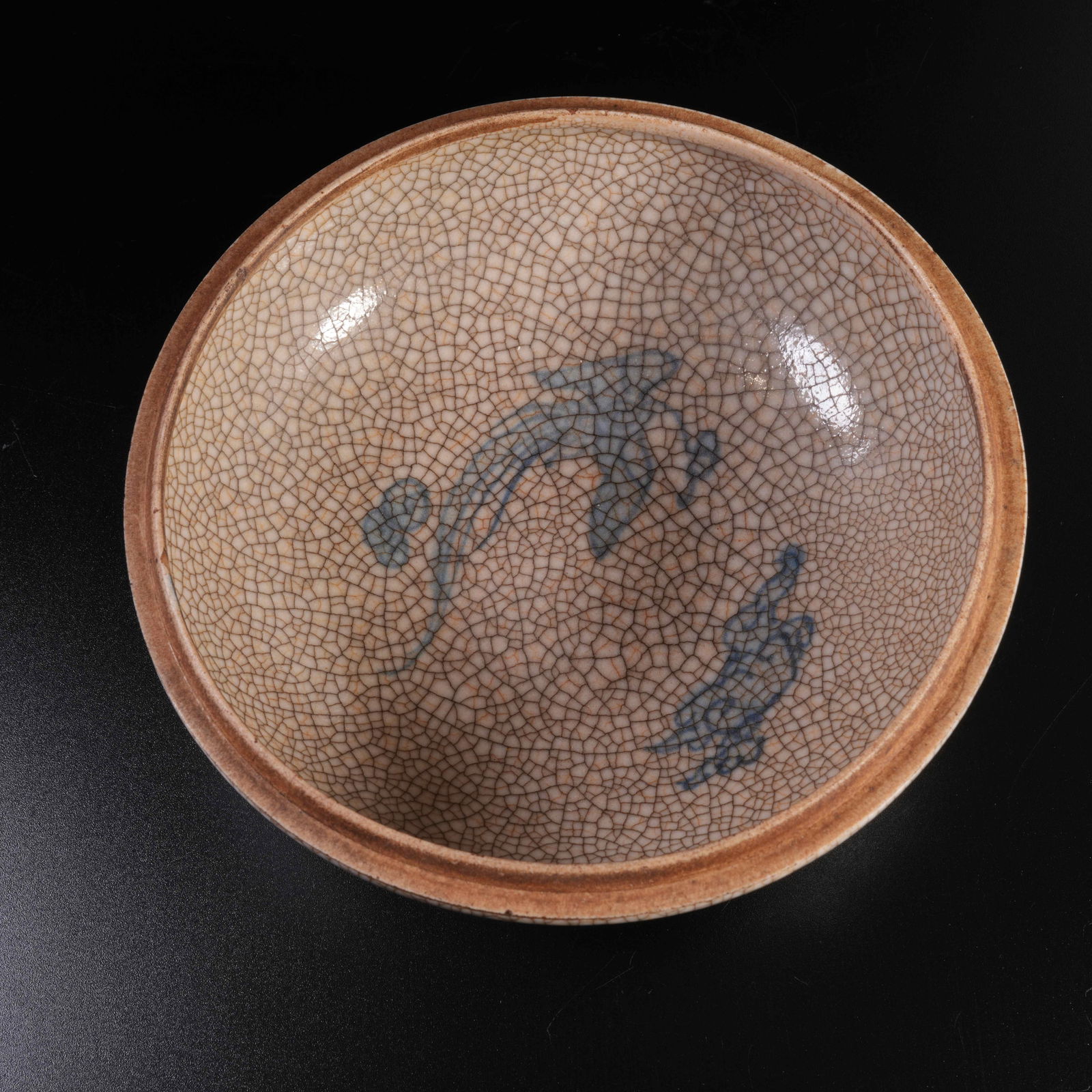 A GUAN WARE LIDDED BOX - 9