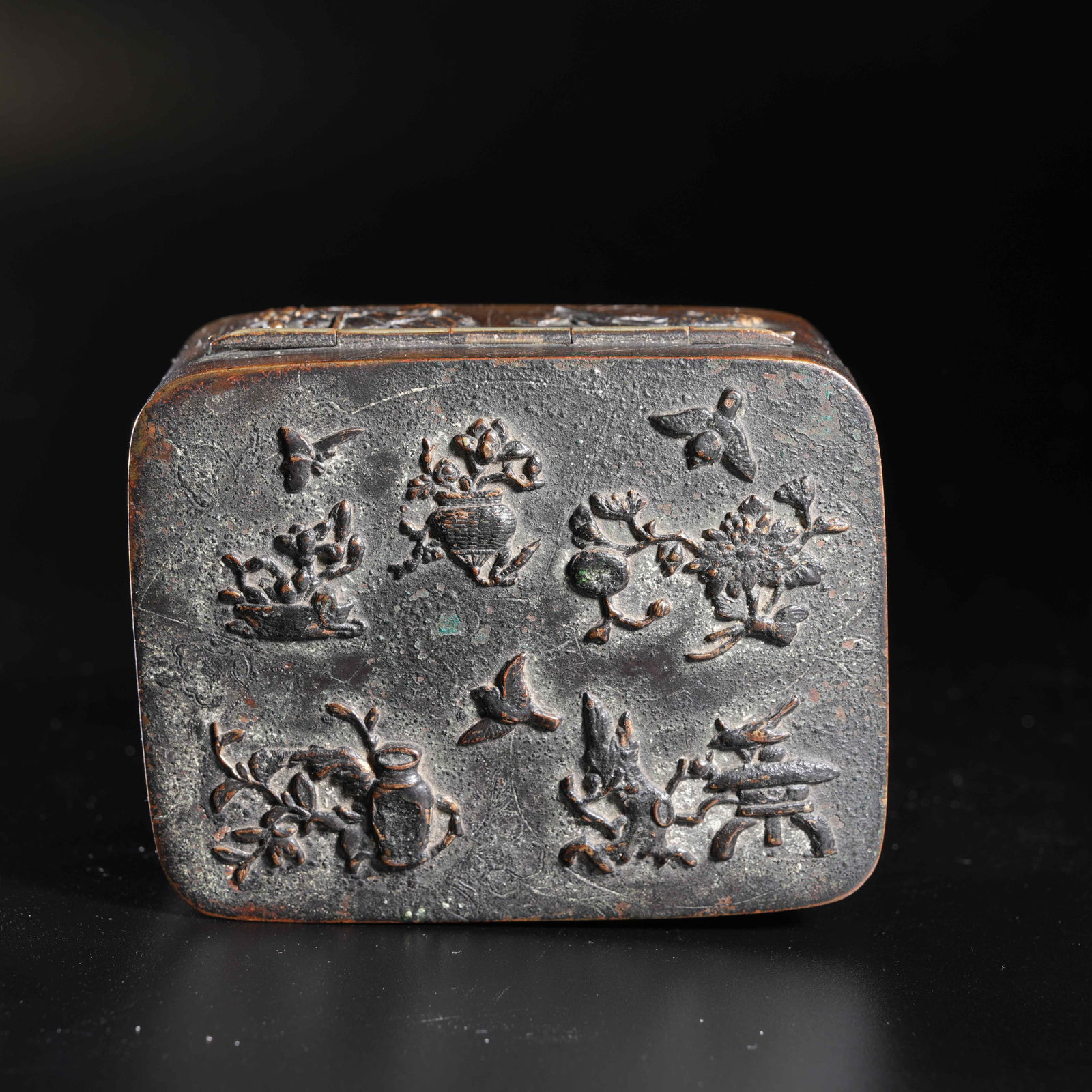 A BRONZE BO GU-PATTERN COVERED BOX - 7