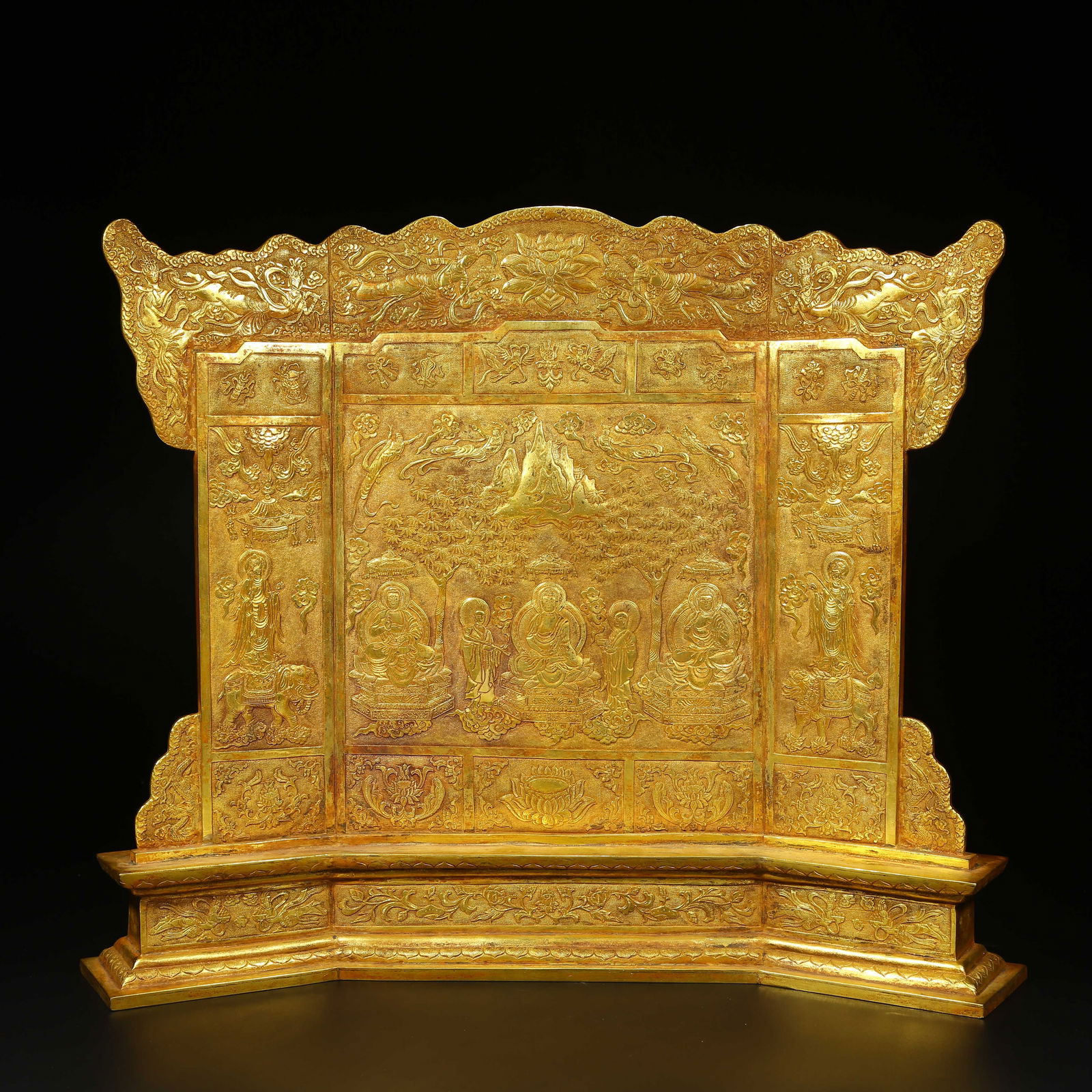 A GILT BRONZE BUDDHIST IMAGE PANEL SCREEN: Gilt bronze Buddhist image panel screen