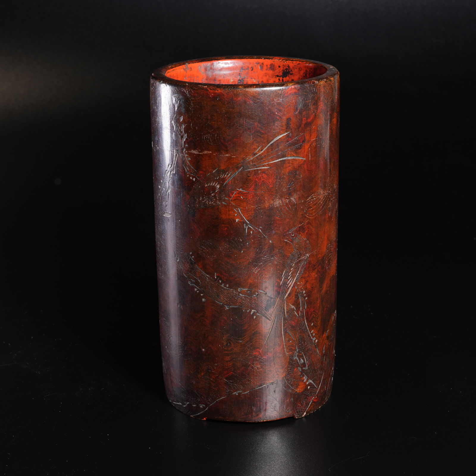 A LACQUER CARVED FLORAL AND BIRD-PATTERN BRUSH HOLDER: Lacquer Carved Floral and Bird-Pattern Brush Holder