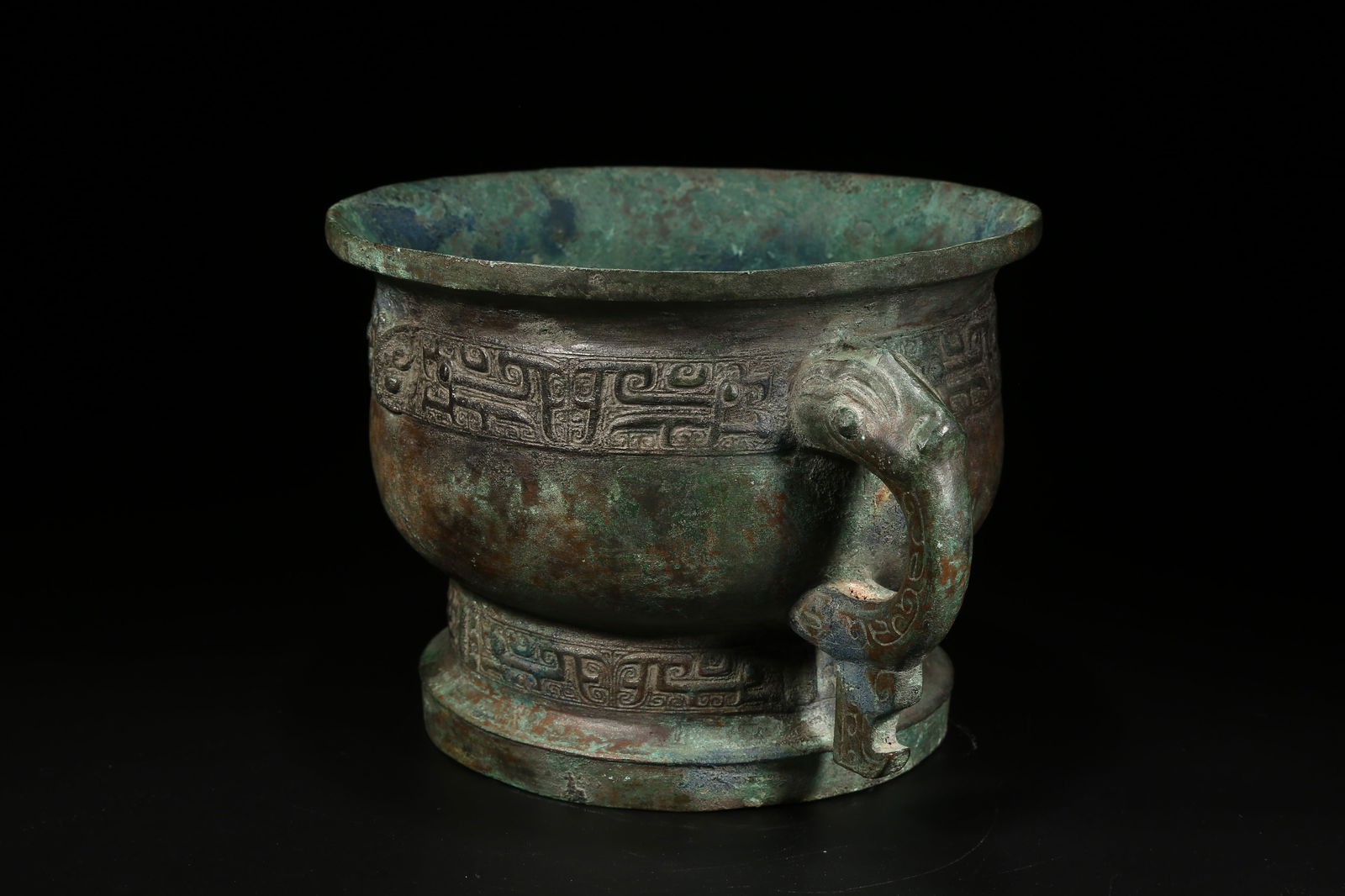 A BRONZE GUI VESSEL - 4