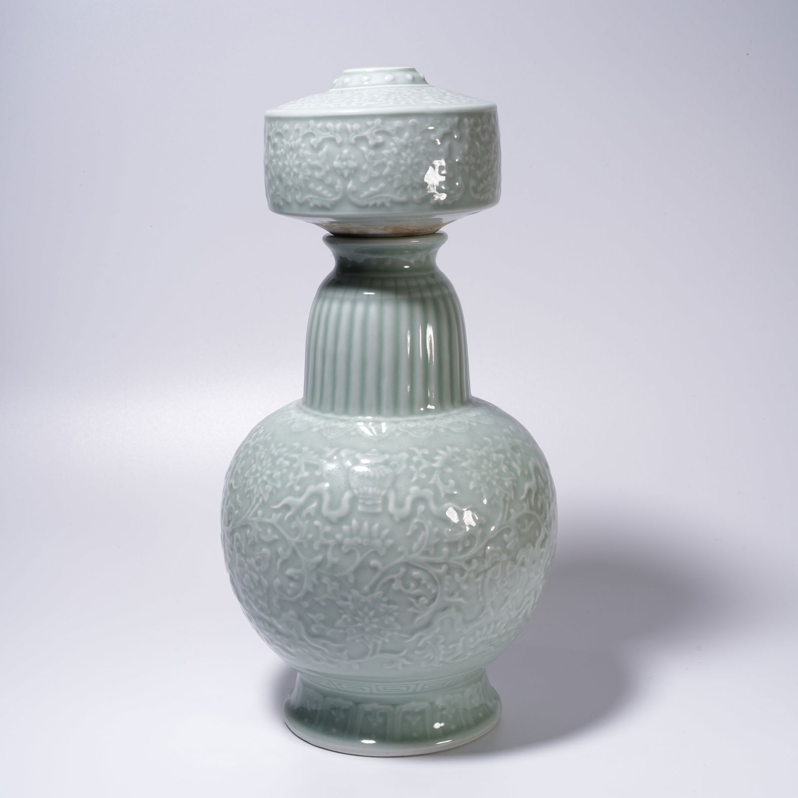 A RU KILN INTERTWINED FLORAL-PATTERN EWER: Ru Kiln Intertwined Floral-Pattern Ewer