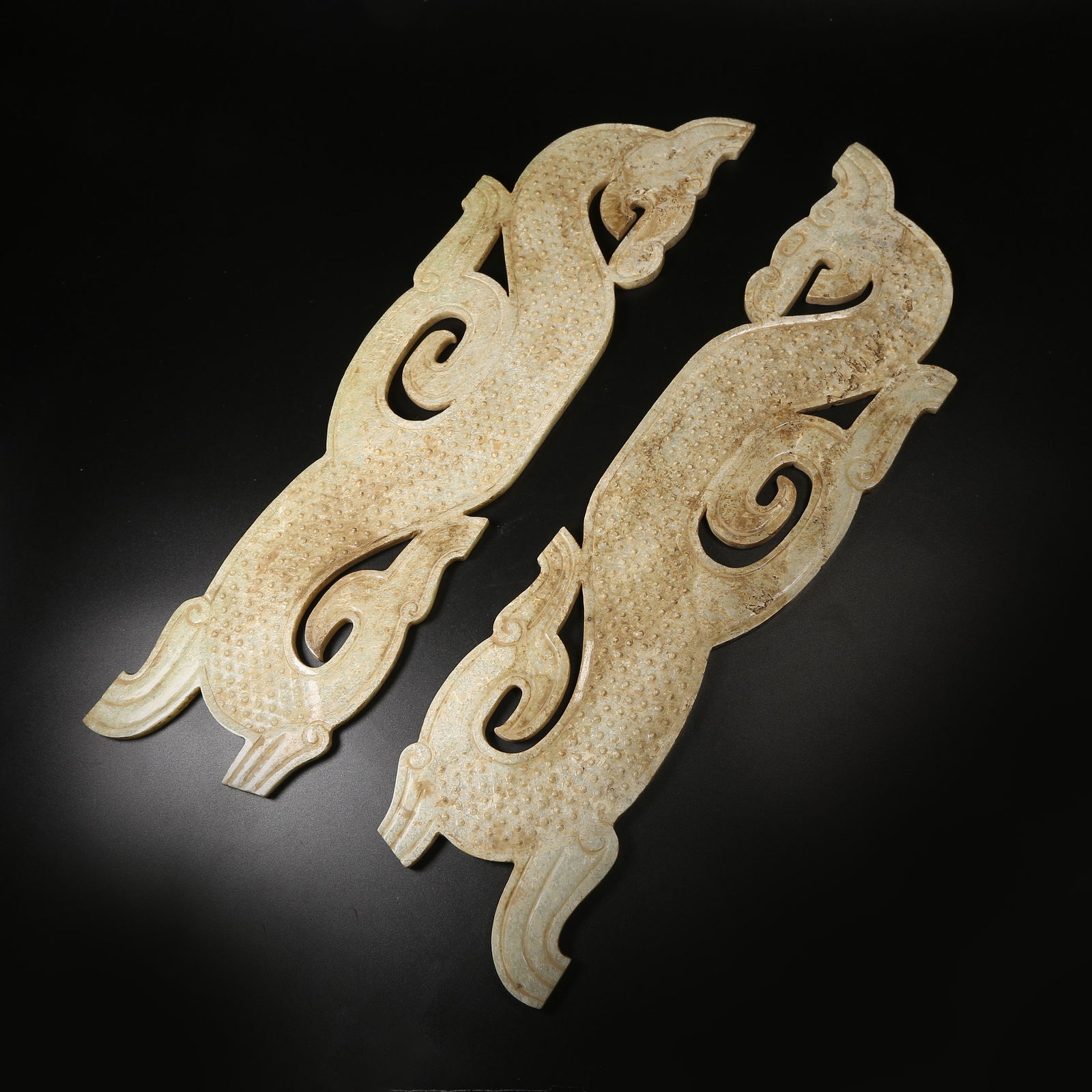 A SET OF ANCIENT JADE DRAGON PENDANTS: Set of Ancient Jade Dragon Pendants