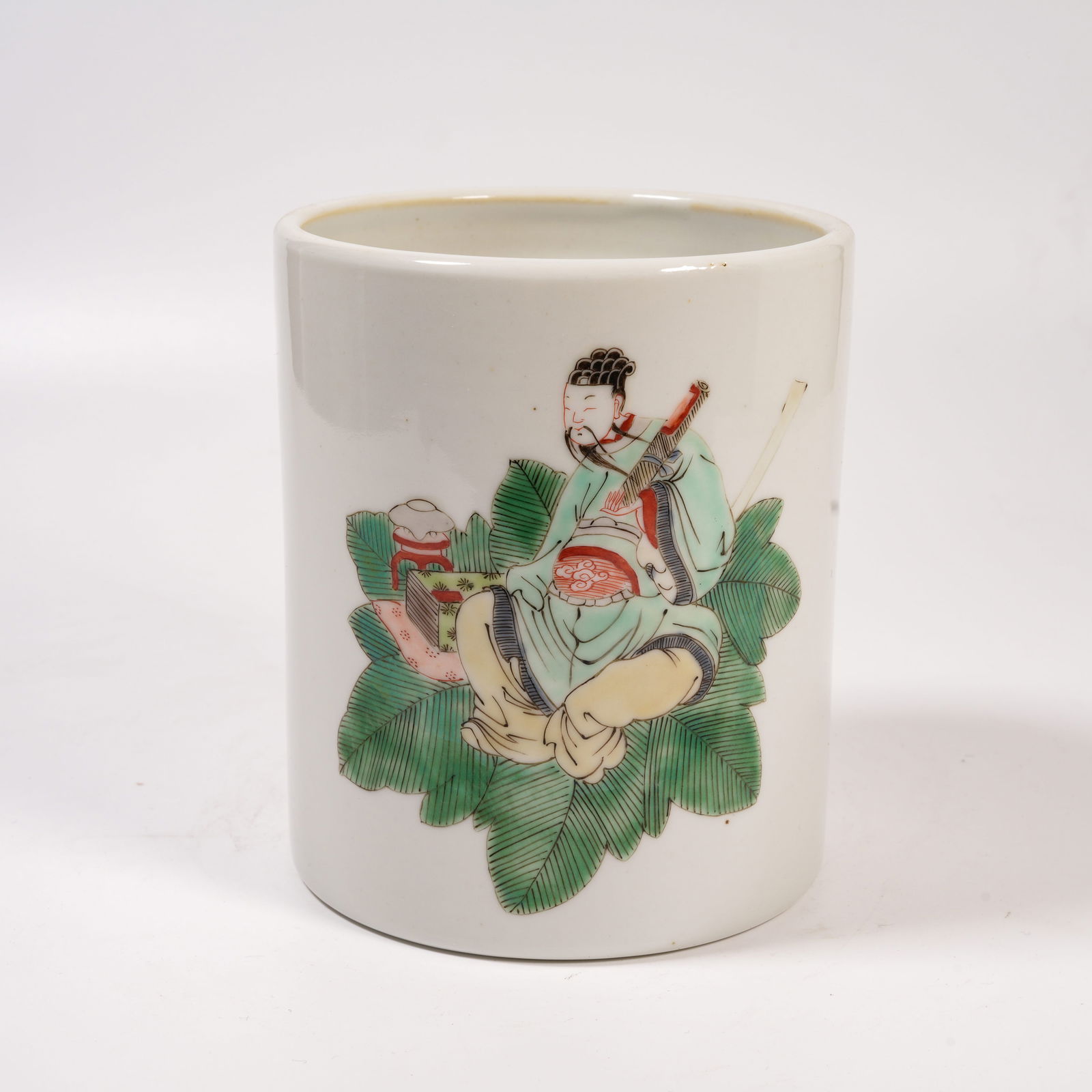A WUCAI BRUSH HOLDER WITH FIGURAL STORY SCENE: Wucai Brush Holder with Figural Story Scene
