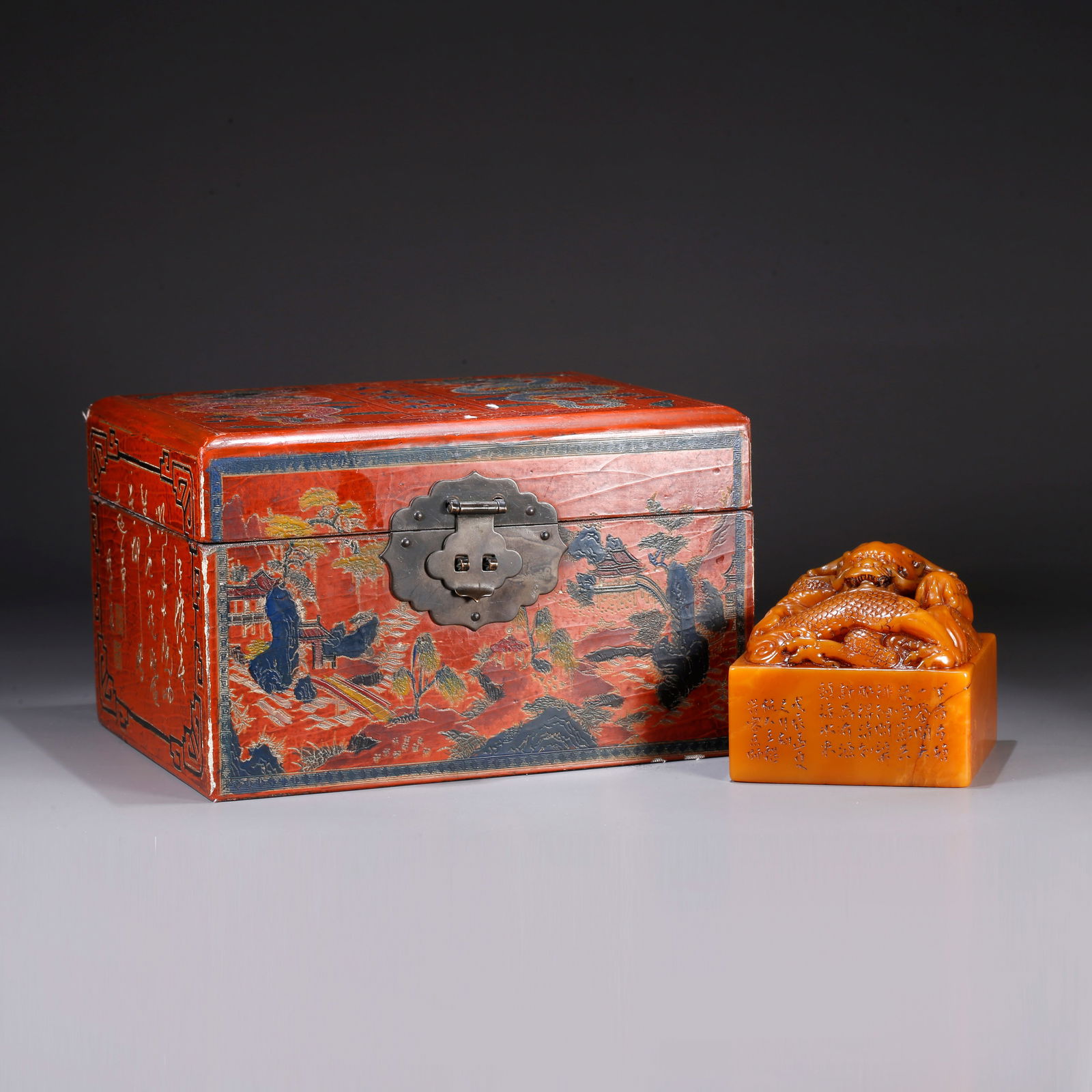 A SHOUSHAN TIANHUANG STONE SEAL WITH CHI-DRAGON KNOB: Shoushan Tianhuang stone seal with chi-dragon knob