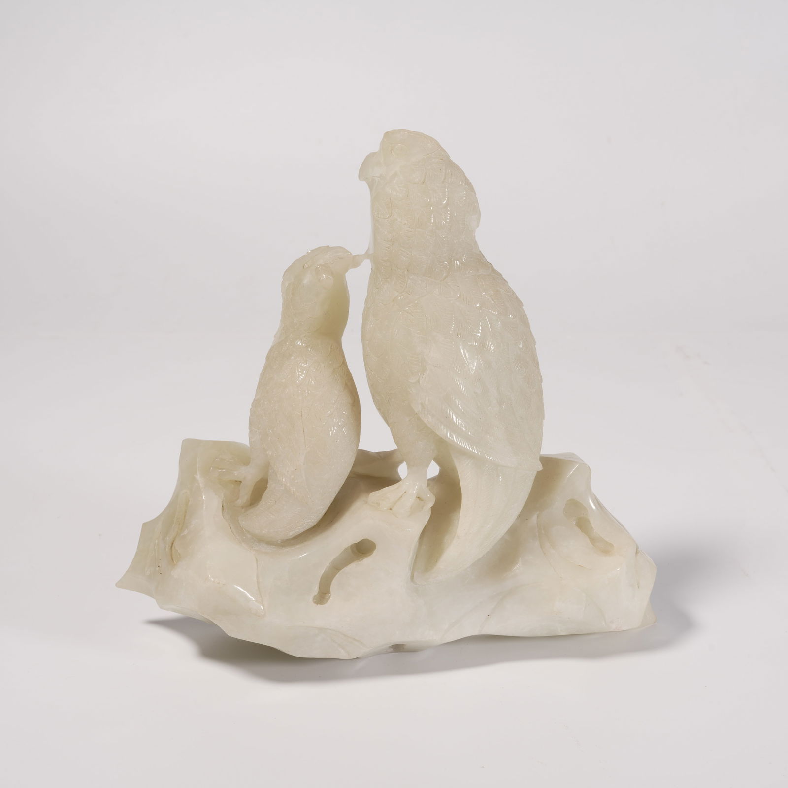 A HETIAN JADE EAGLE FIGURINE: Hetian Jade Eagle Figurine