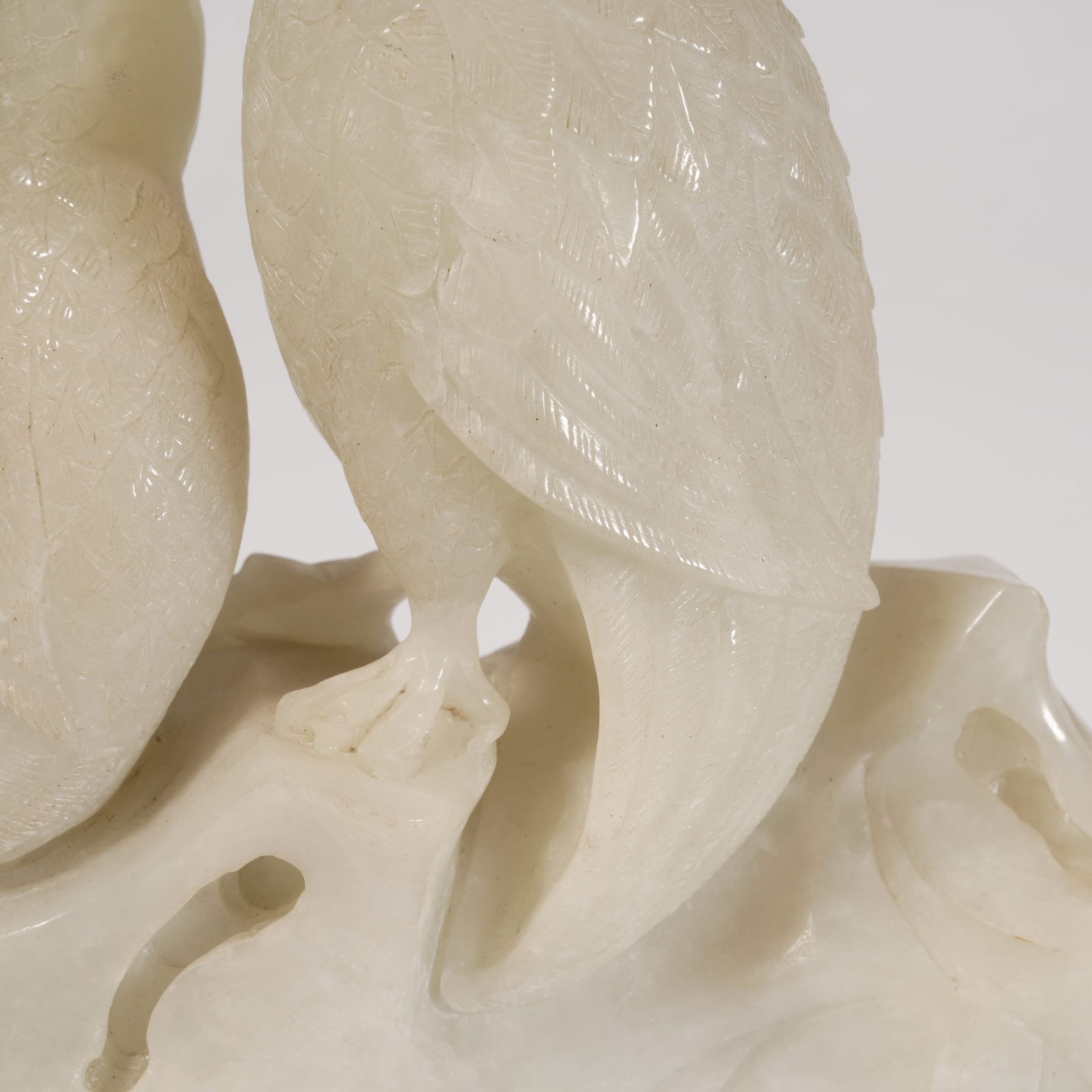 A HETIAN JADE EAGLE FIGURINE - 3