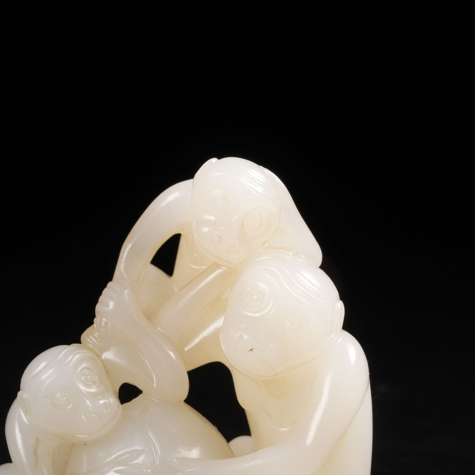 A HETIAN JADE MONKEY PRESENTING LONGEVITY FIGURE - 2