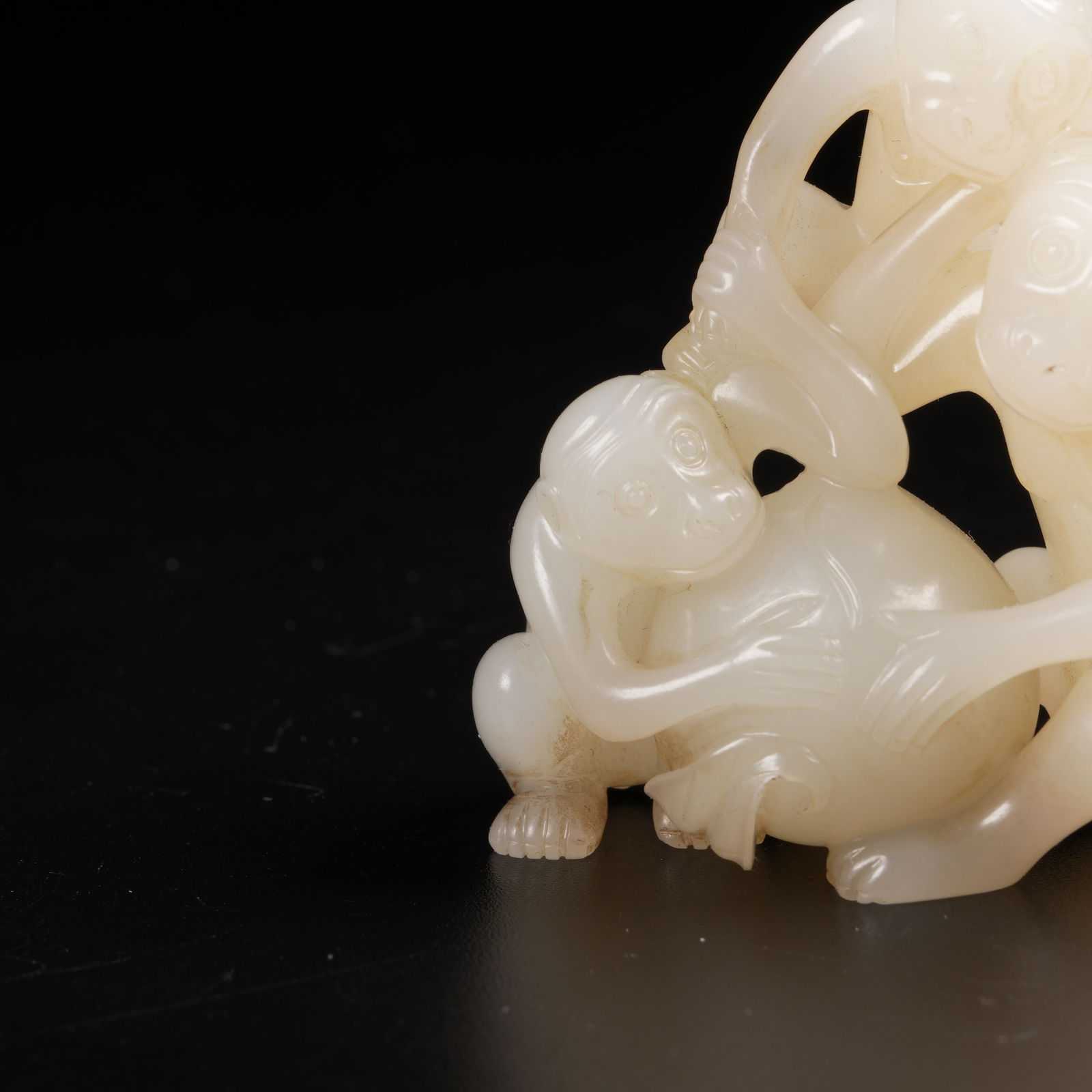 A HETIAN JADE MONKEY PRESENTING LONGEVITY FIGURE - 3