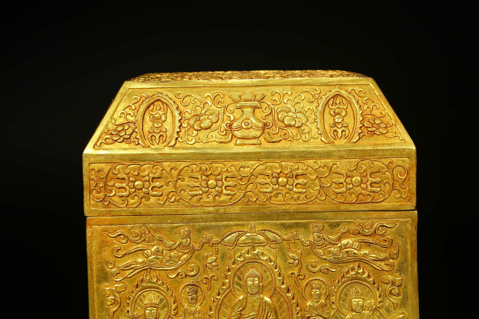 A GILT BRONZE BUDDHIST IMAGE SCRIPTURE CHEST - 3