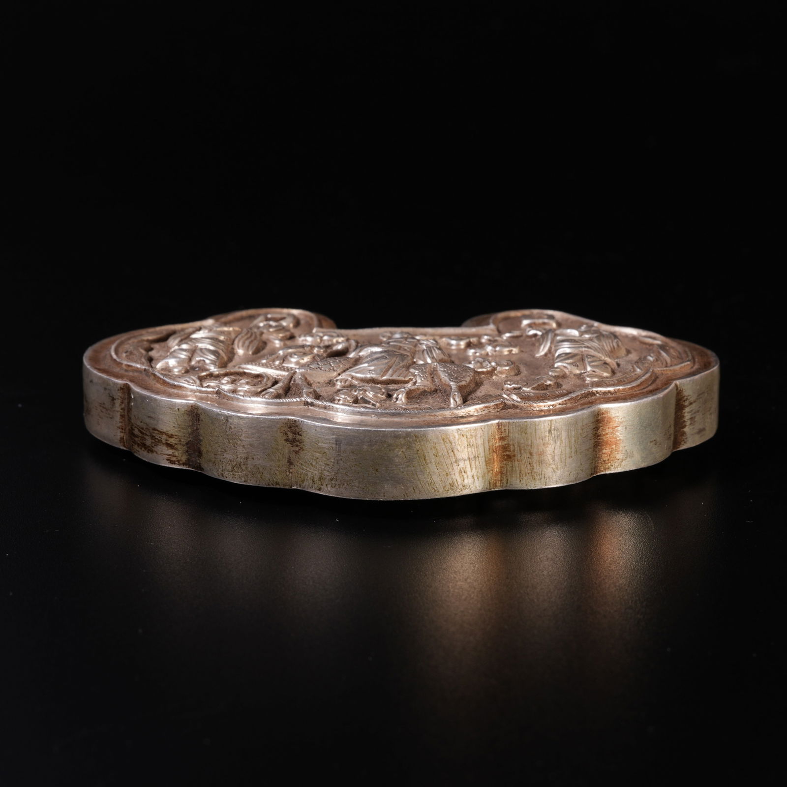 A SILVER DRAGON-TRANSFORMED FISH-PATTERN LOCK - 4