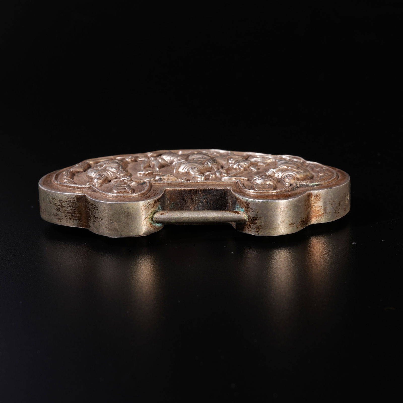 A SILVER DRAGON-TRANSFORMED FISH-PATTERN LOCK - 6