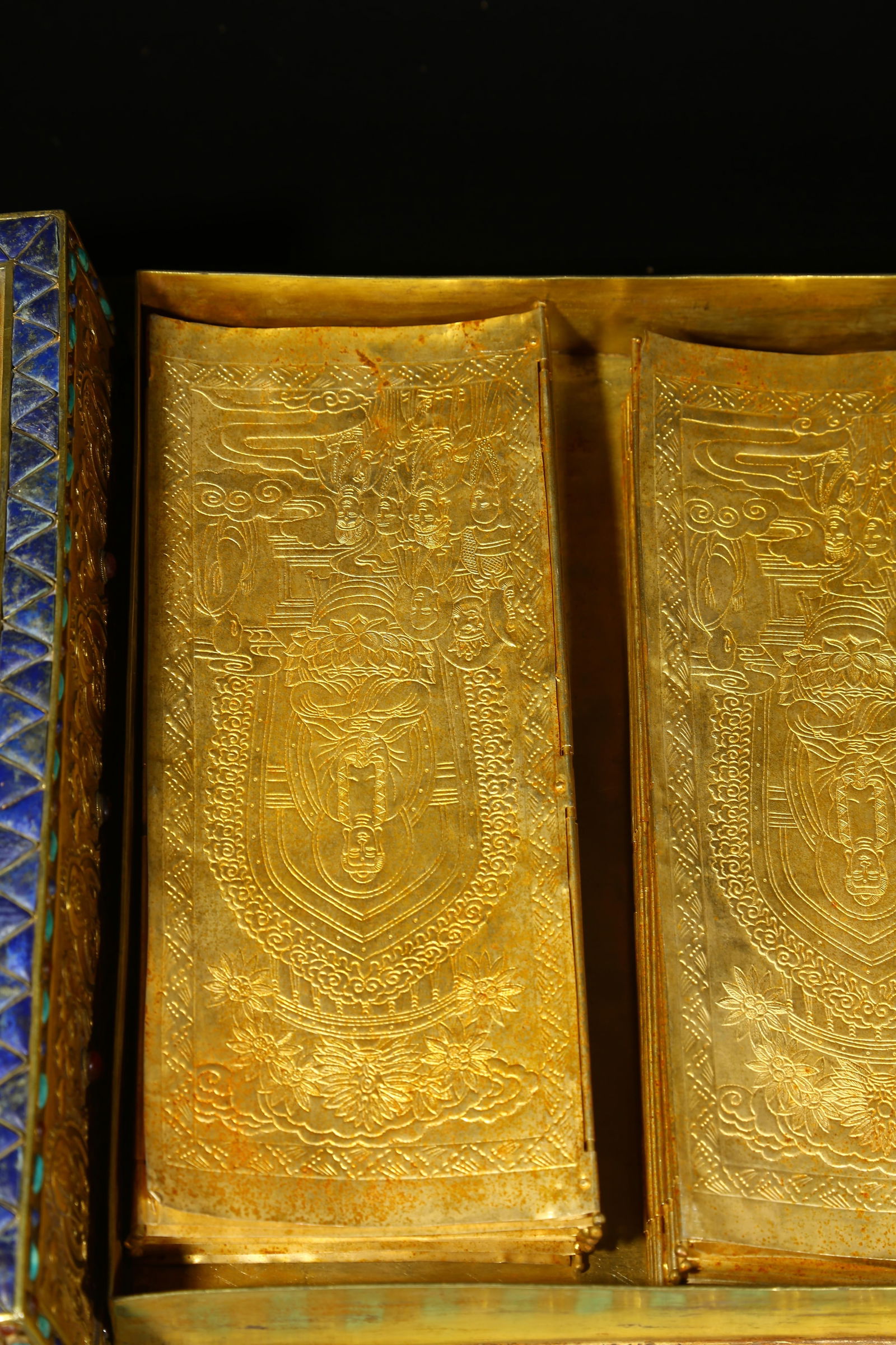 A GILT BRONZE SCRIPTURE BOX - 7