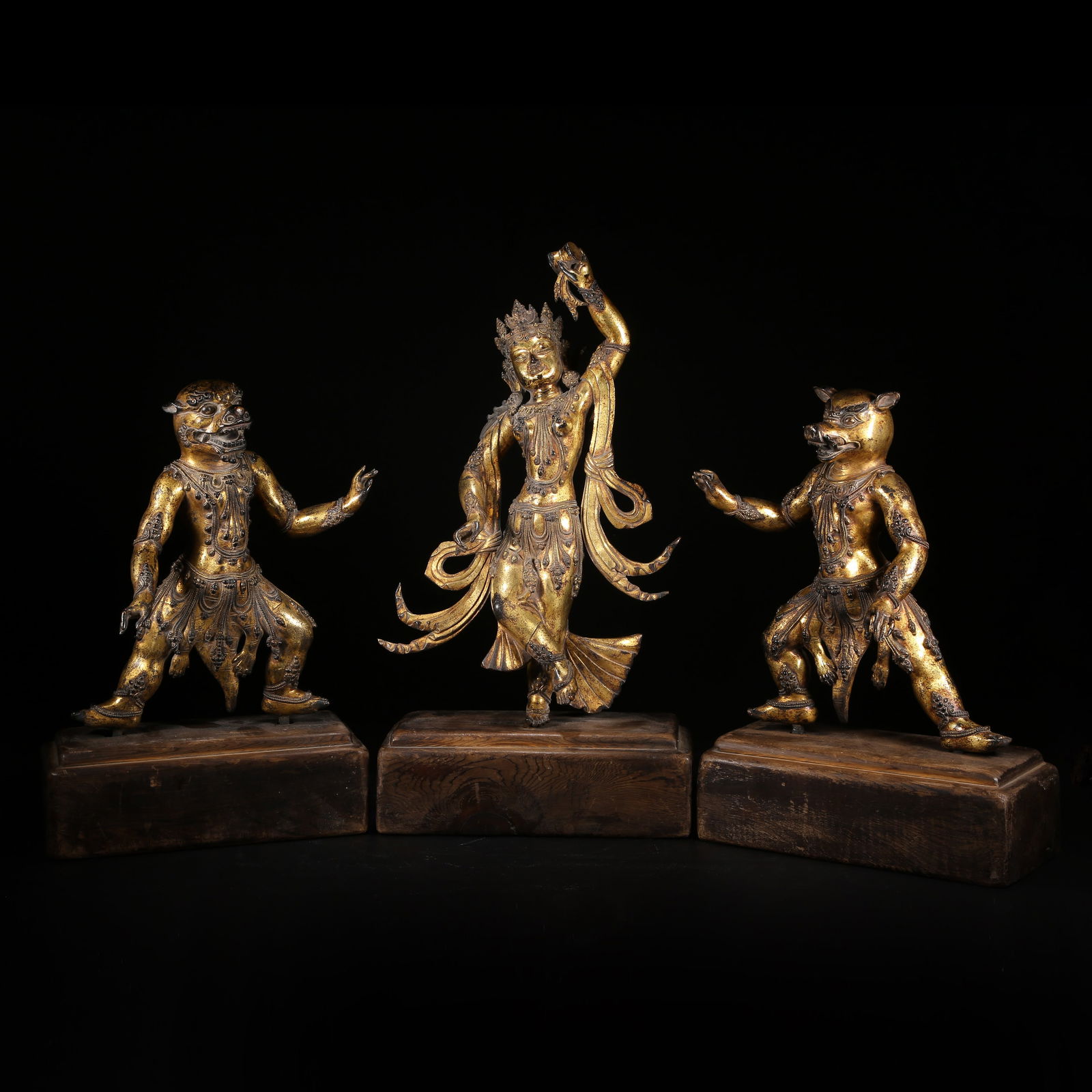 A SET OF GILT BRONZE STATUES: Set of Gilt Bronze Statues