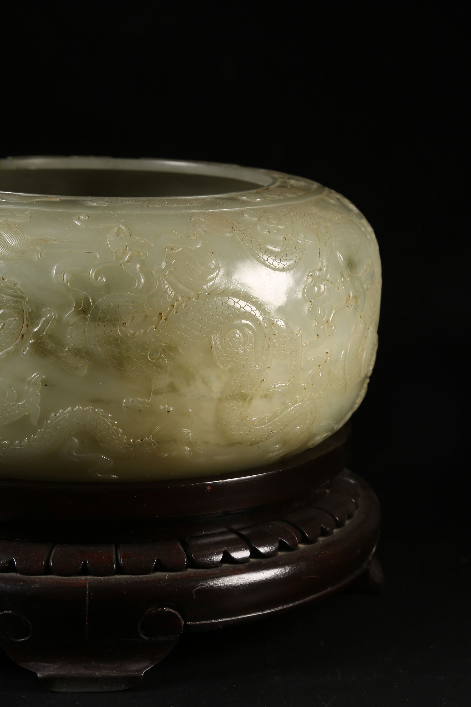 A HETIAN JADE DRAGON-PATTERN JAR - 6