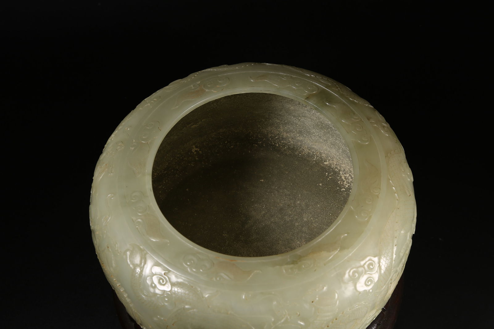 A HETIAN JADE DRAGON-PATTERN JAR - 8
