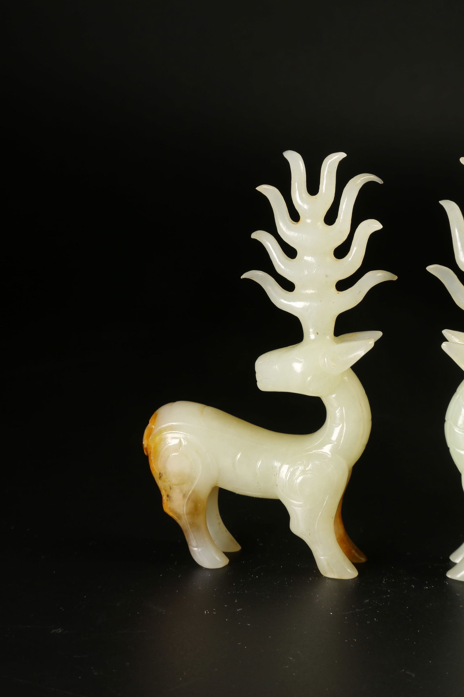 A ARCHAIC JADE DEER SET - 4