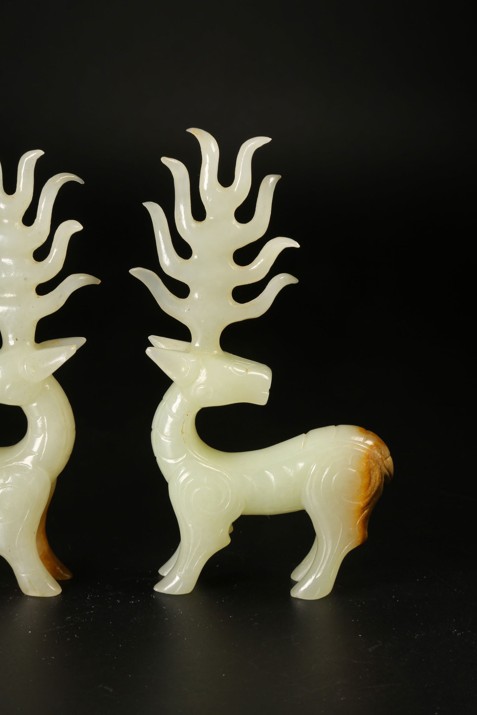A ARCHAIC JADE DEER SET - 5