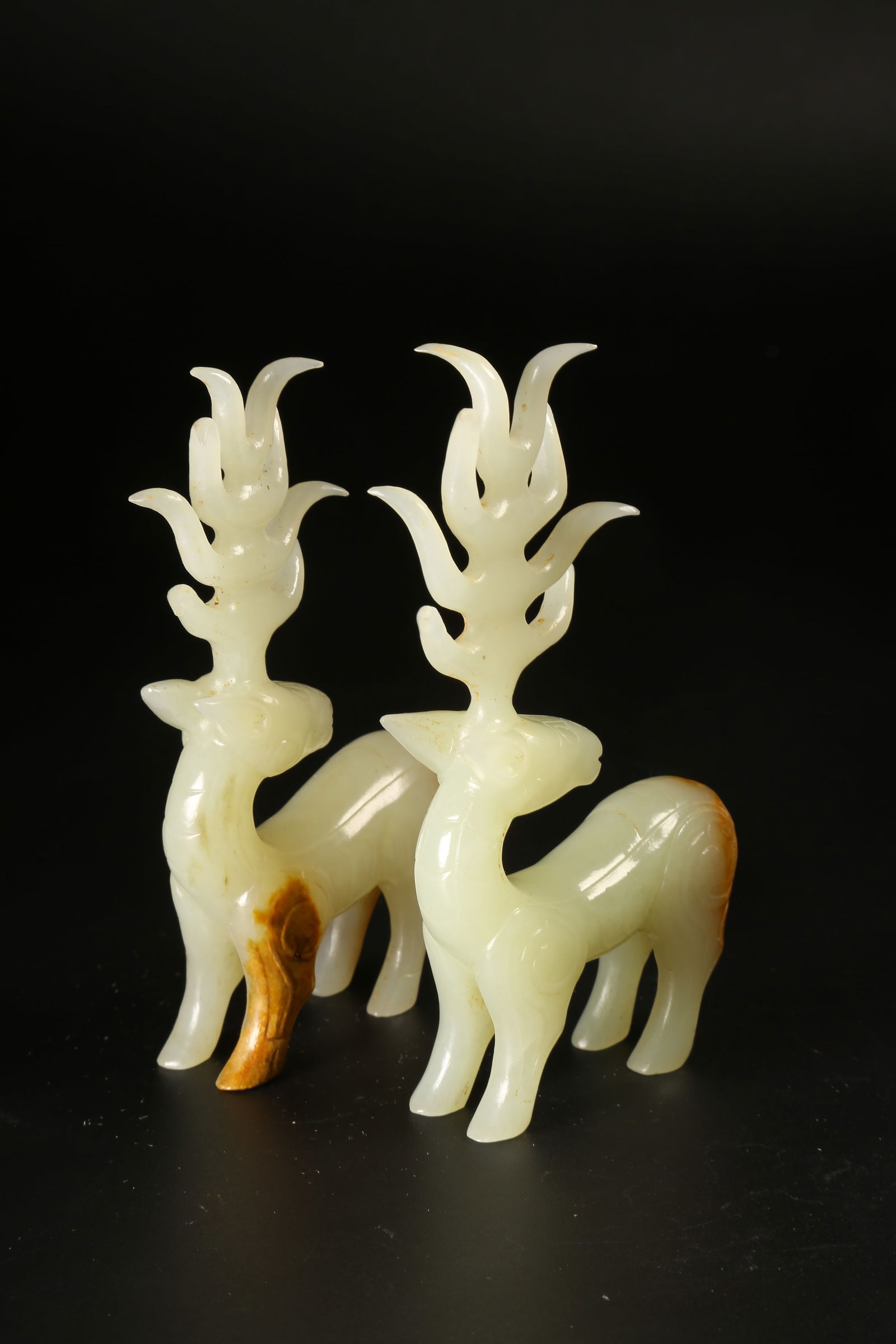 A ARCHAIC JADE DEER SET - 7