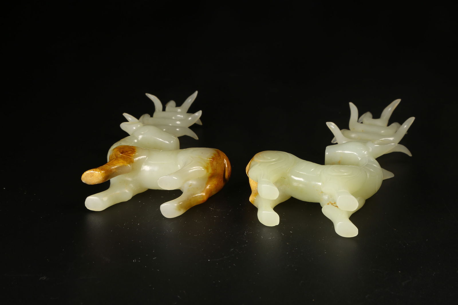 A ARCHAIC JADE DEER SET - 9