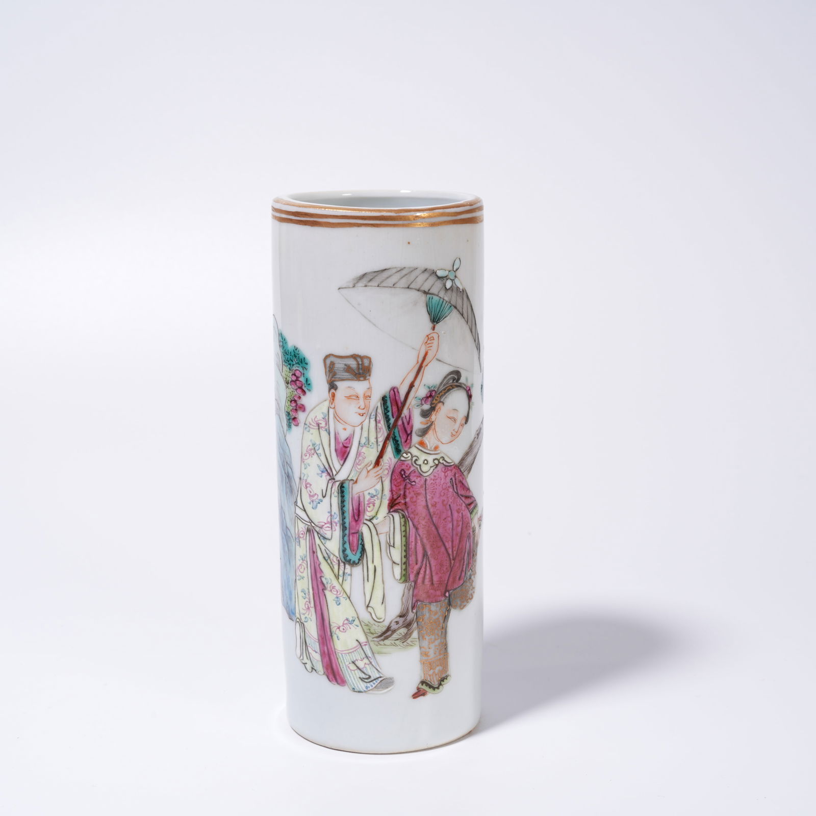 A FAMILLE ROSE FIGURE STORY-PATTERN BRUSH HOLDER: Famille Rose Figure Story-Pattern Brush Holder