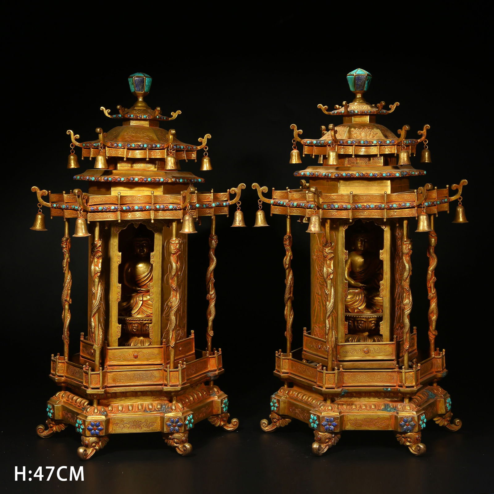 A SET OF GILT BRONZE PAGODAS: Set of gilt bronze pagodas