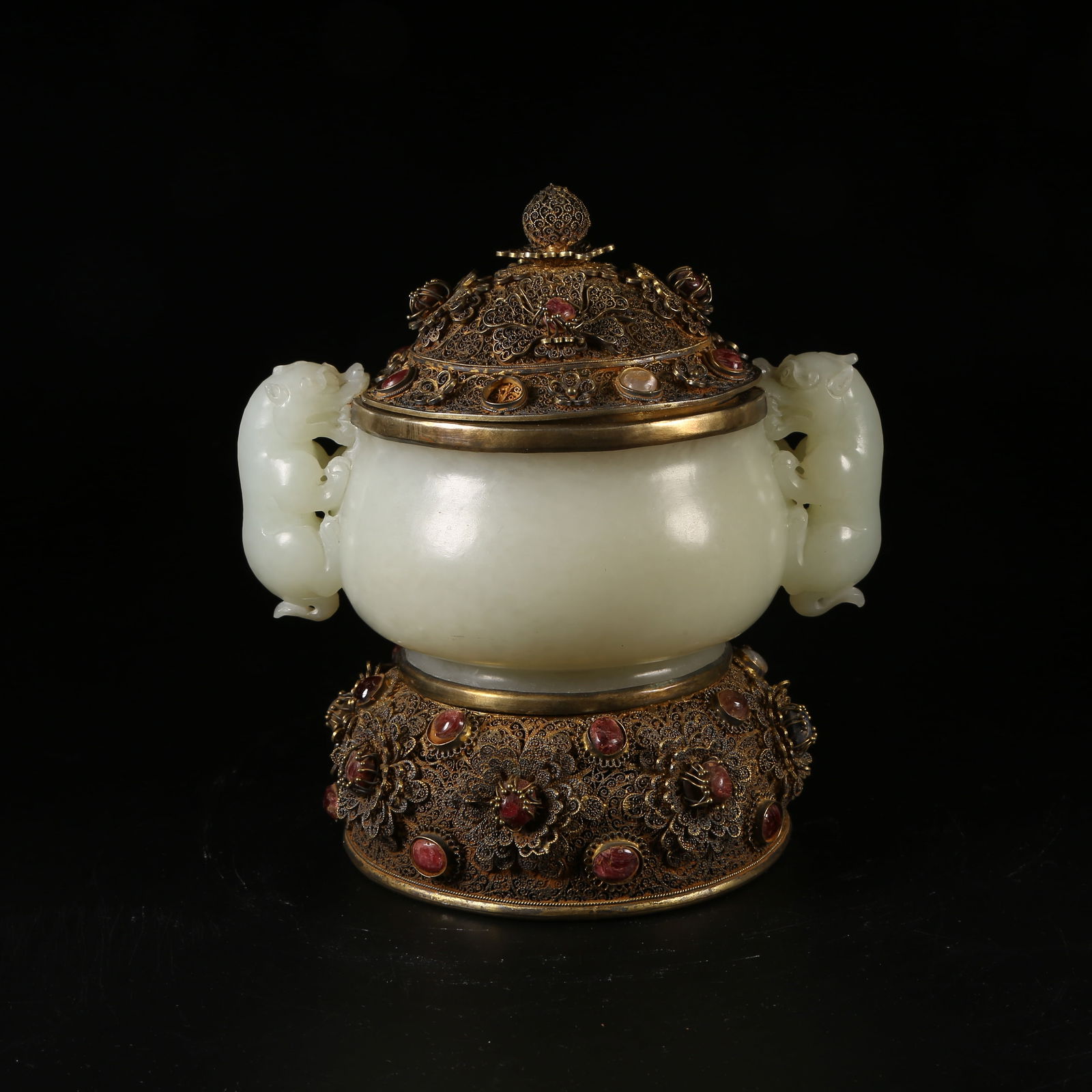 A HETIAN JADE GILDED AND INLAID DRAGON-HANDLED COVERED CENSER: Hetian Jade Gilded and Inlaid Dragon-Handled Covered Censer