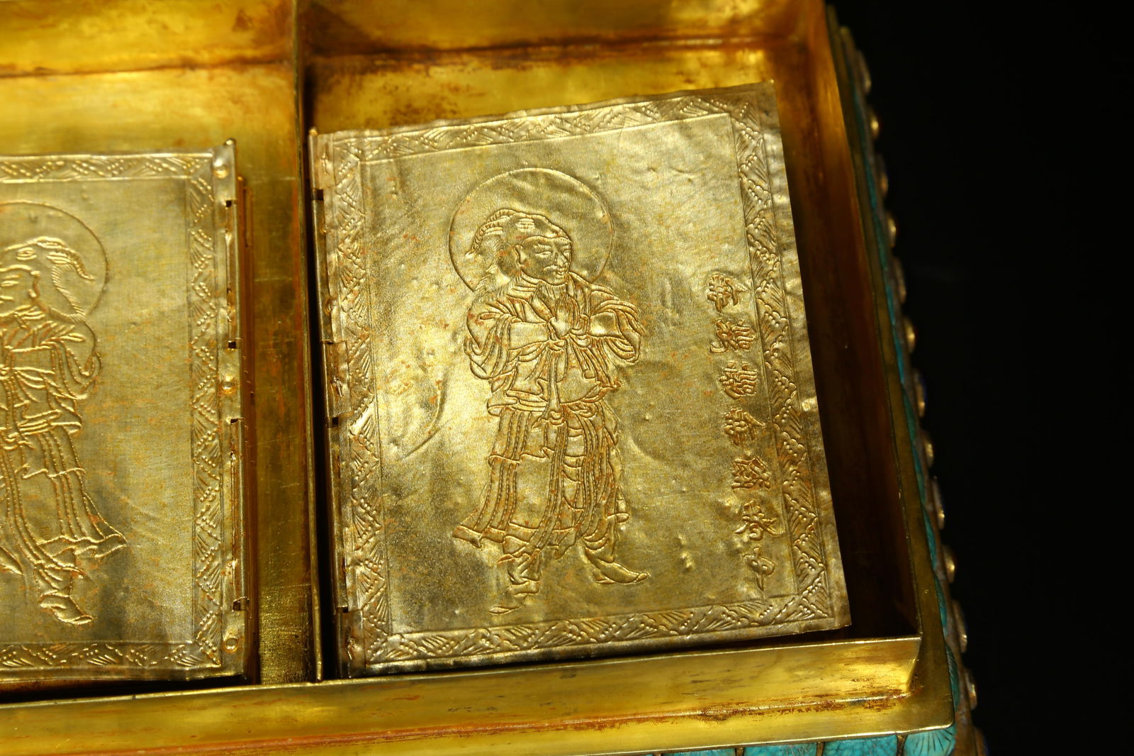 A GILT BRONZE SCRIPTURE BOX - 5