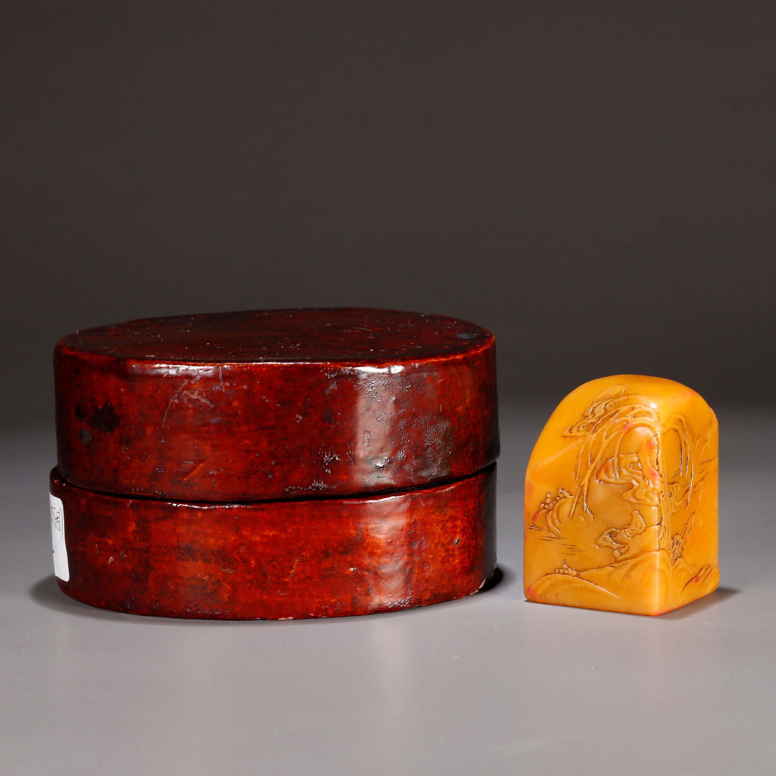 A SHOUSHAN TIANHUANG STONE CARVED LANDSCAPE-PATTERN SEAL: Shoushan Tianhuang stone carved landscape-pattern seal