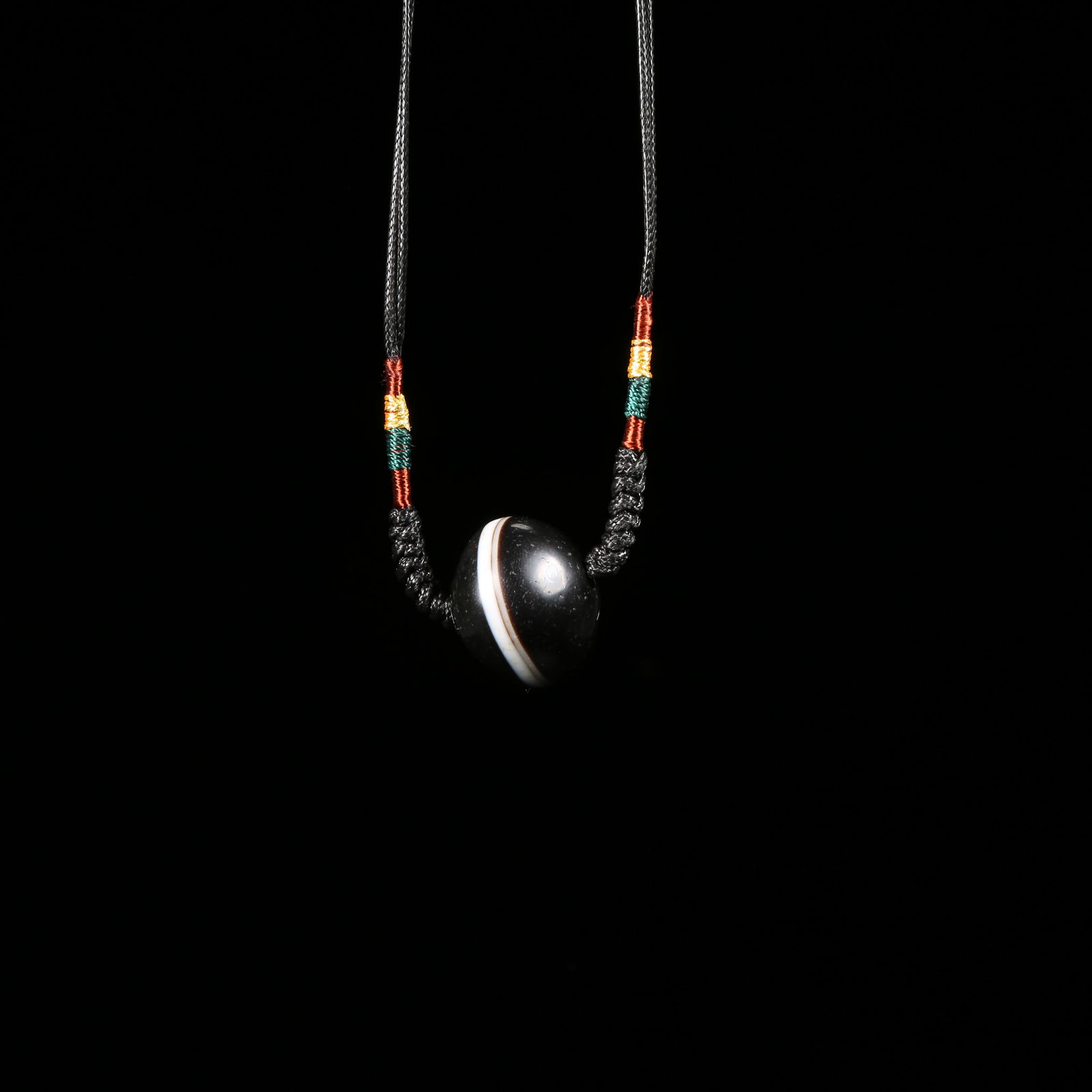 A AGATE NECKLACE: Agate Necklace