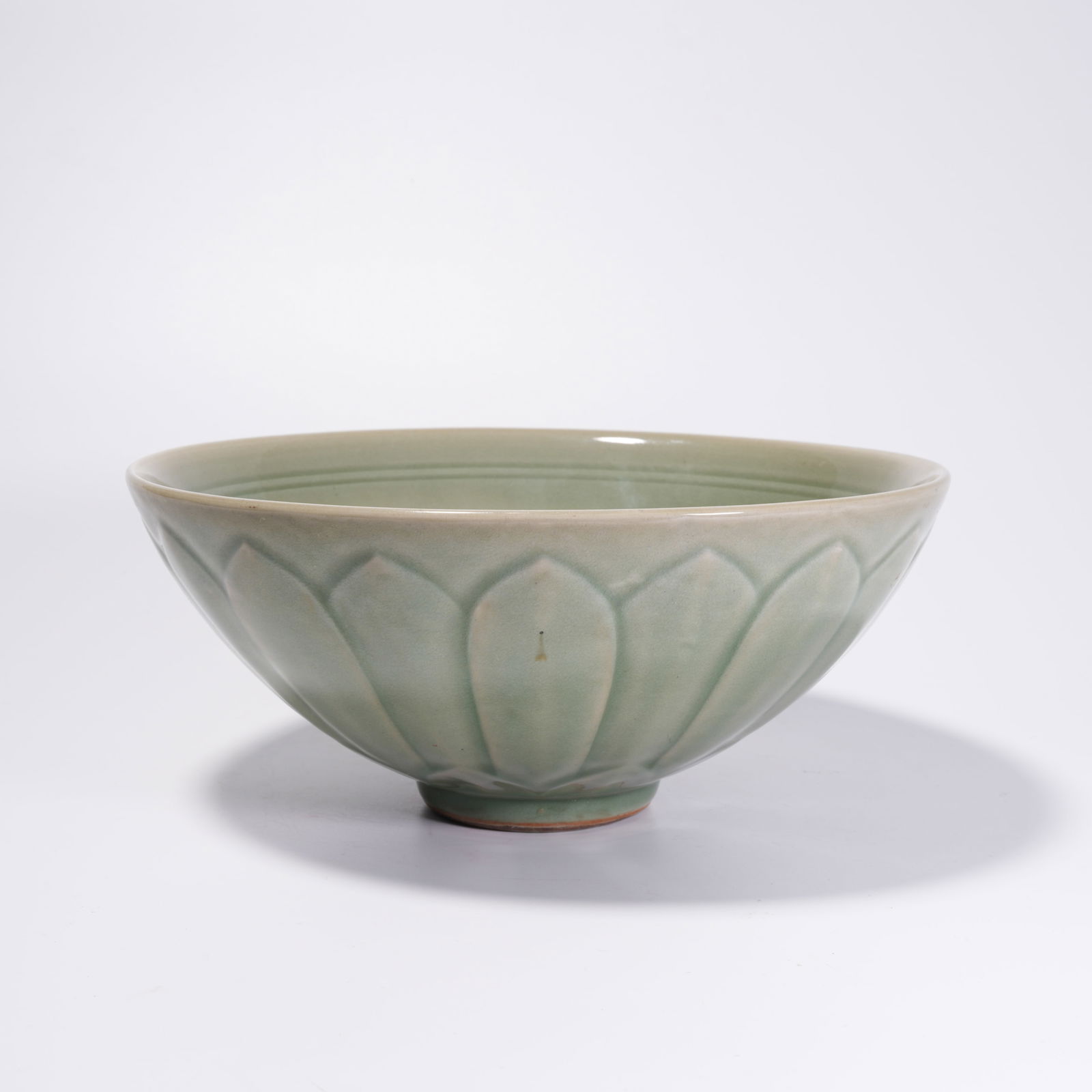 A YAOZHOU KILN FLOWER-PATTERN BOWL (1 of 9)