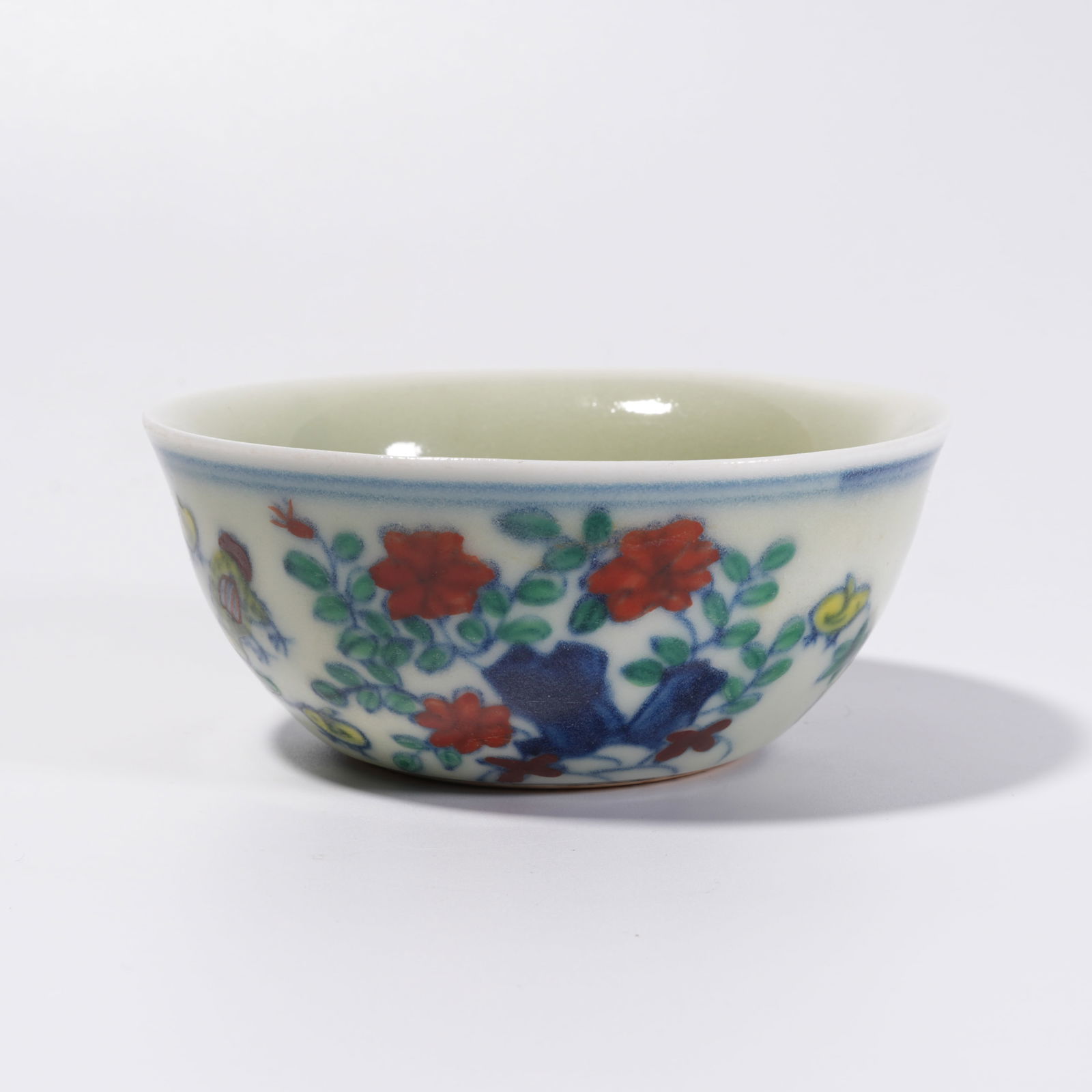 A DOUCAI ROOSTER PATTERN CUP - 2