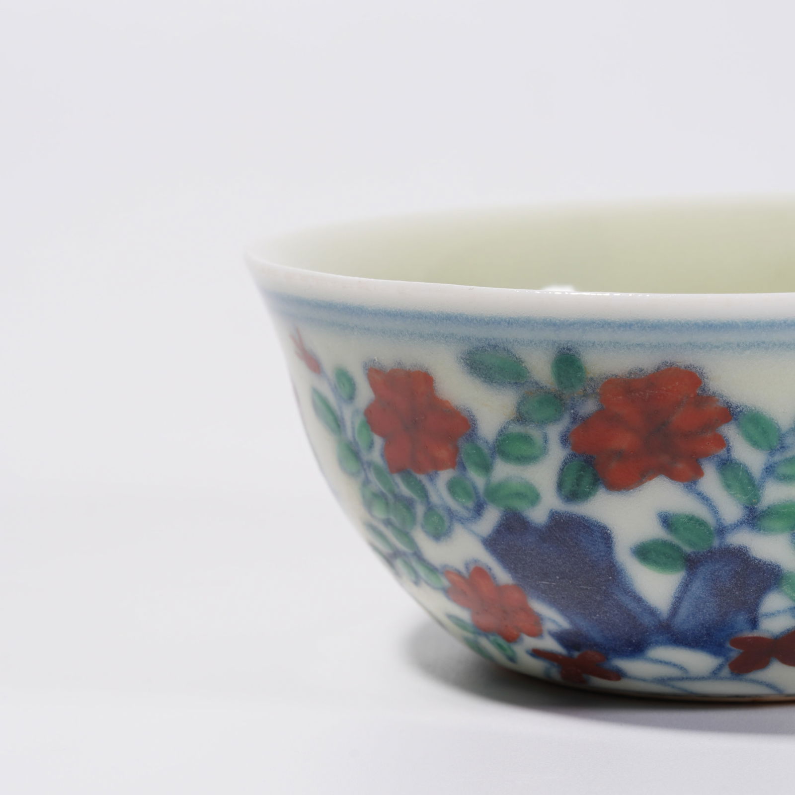 A DOUCAI ROOSTER PATTERN CUP - 6