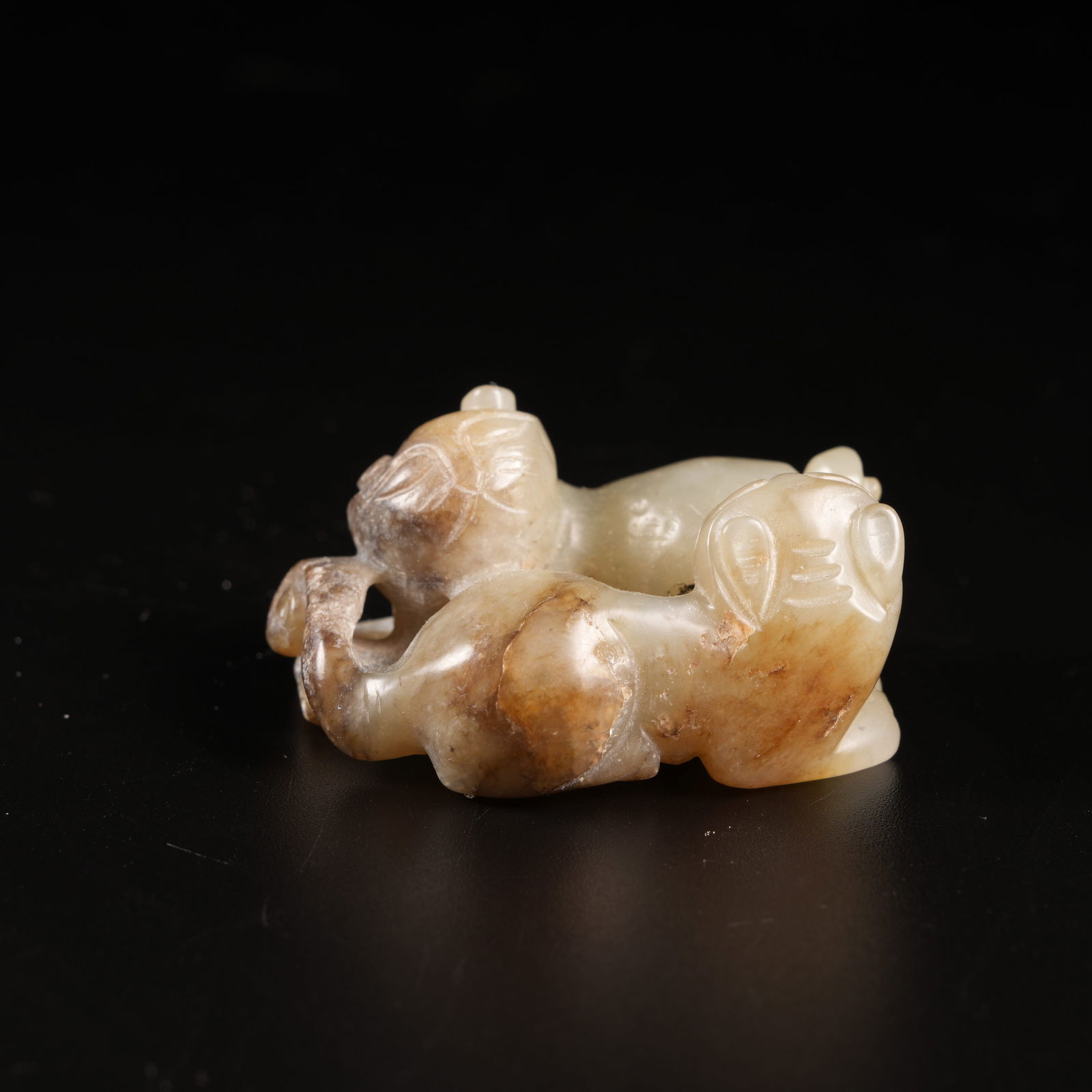 A HETIAN JADE DOUBLE JOY ORNAMENT (1 of 8)