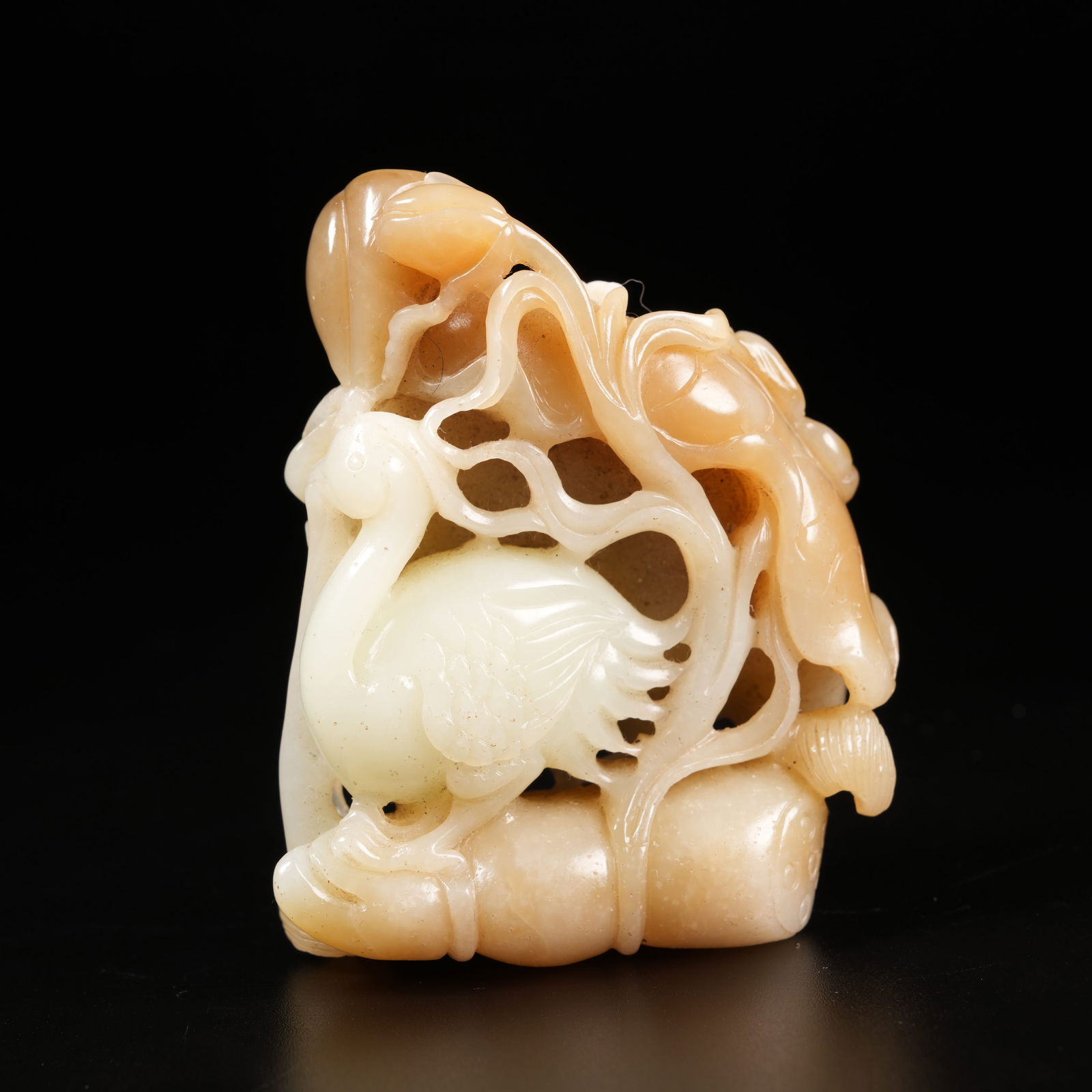 A HETIAN JADE SACRED CRANE ON MOUNTAIN ORNAMENT: Hetian Jade Sacred Crane on Mountain Ornament