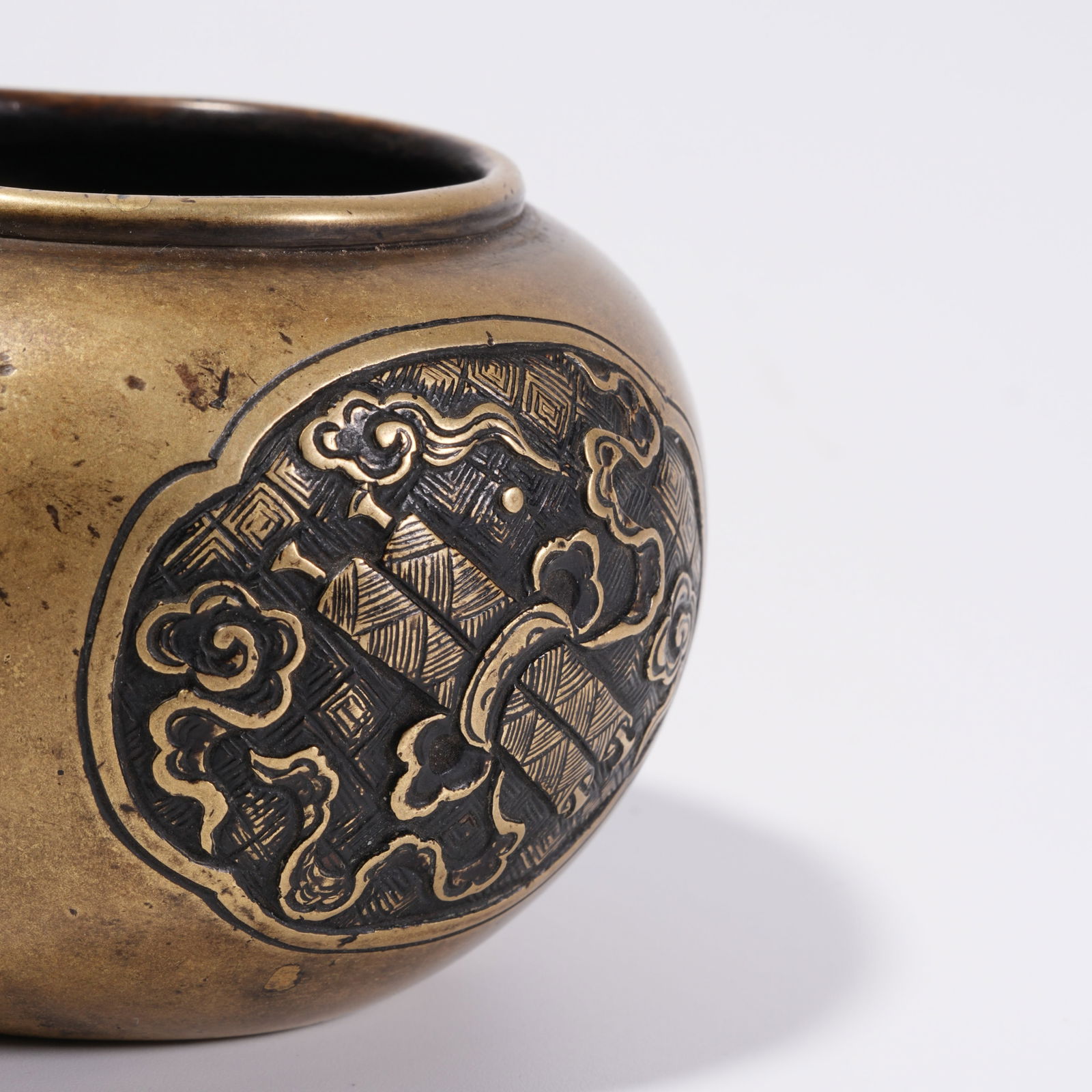 A BRONZE FOUR-TREASURE PATTERN JAR - 6