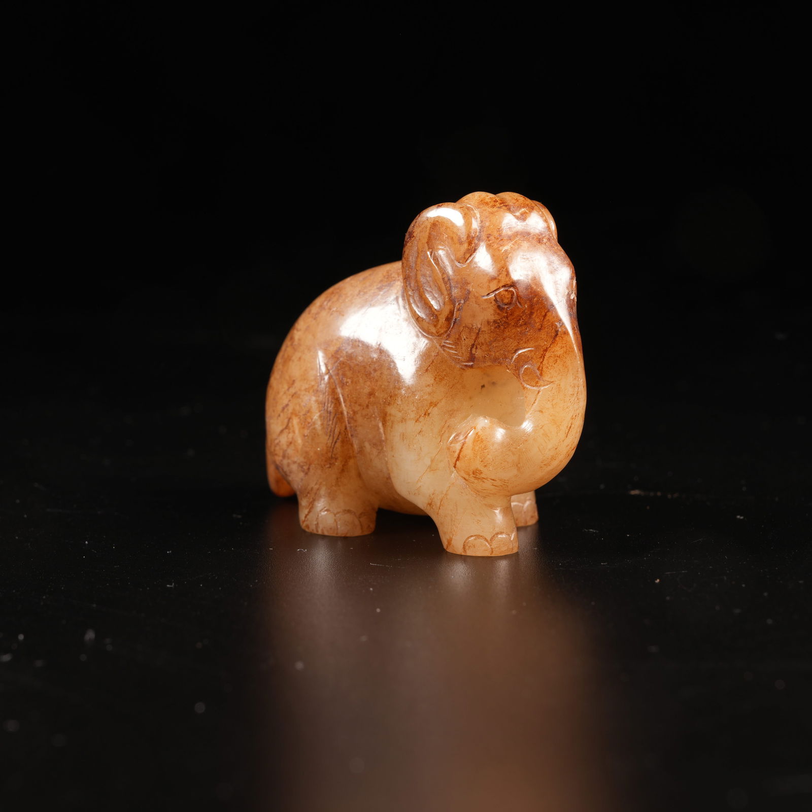 A ANCIENT JADE "PEACE AND PROSPERITY" ELEPHANT ORNAMENT (1 of 9)
