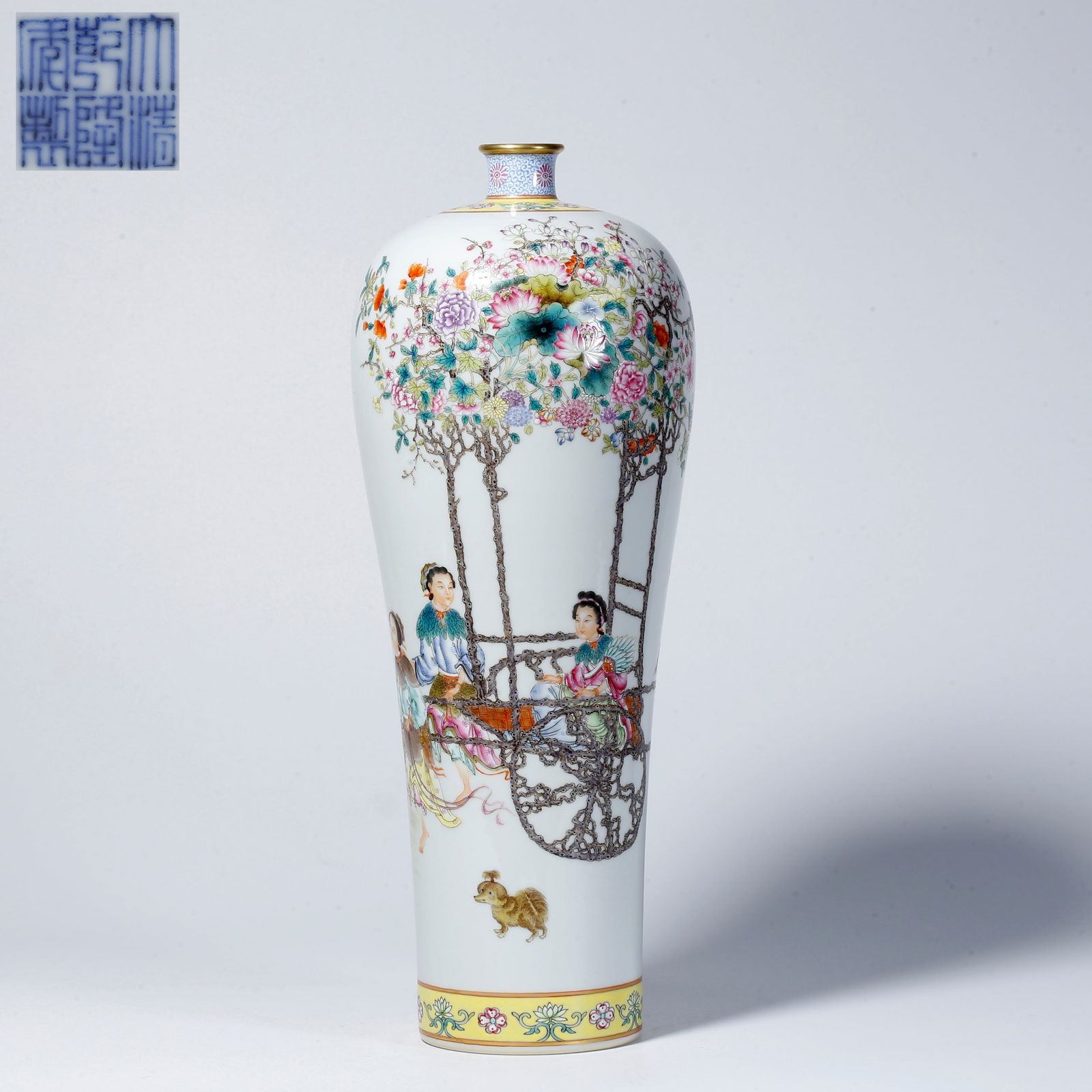 A FAMILLE-ROSE MEIPING VASE WITH FIGURE STORY DESIGN: Famille-rose meiping vase with figure story design