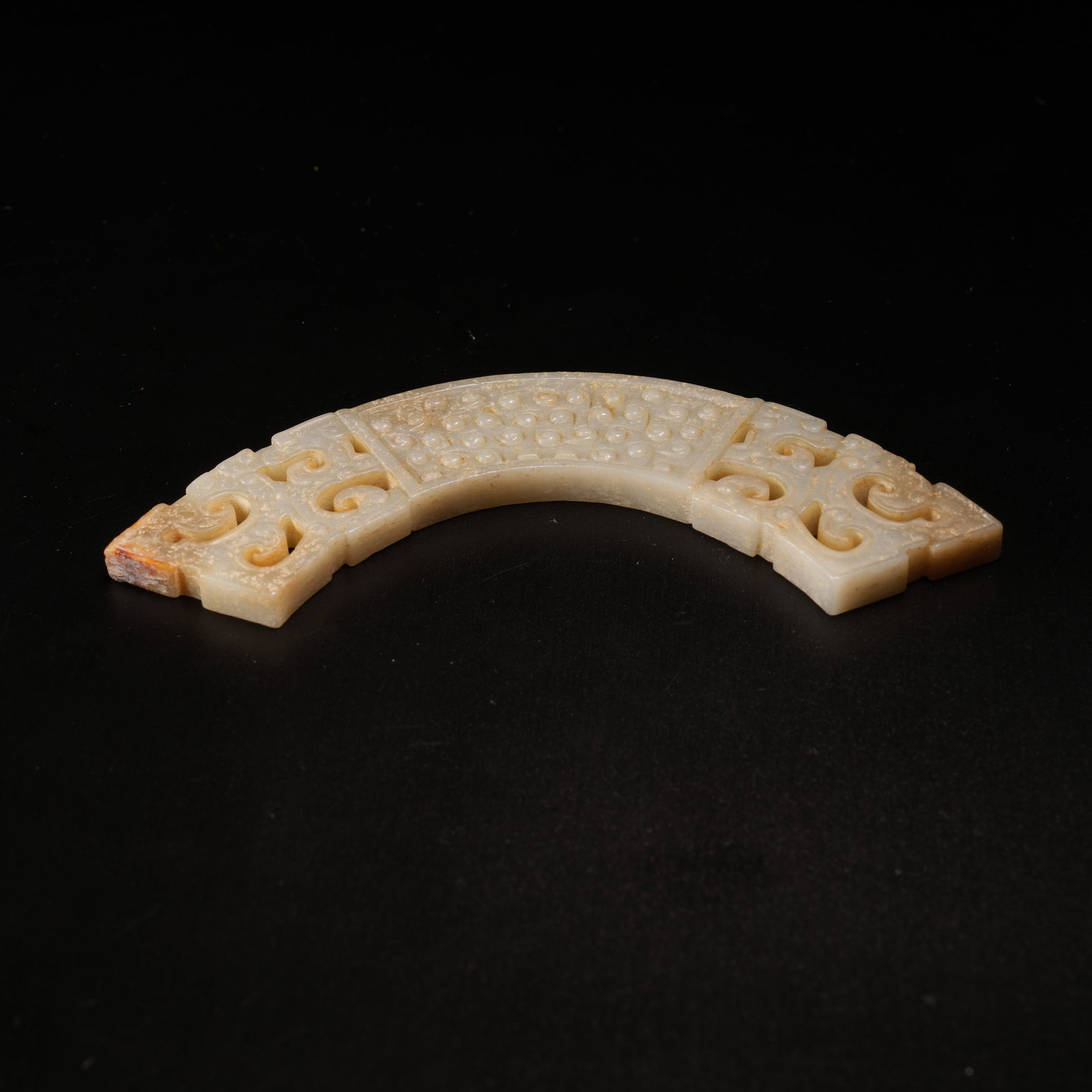 A JADE DRAGON BELT HOOK IN ARCHAIC JADE: Jade Dragon Belt Hook in Archaic Jade