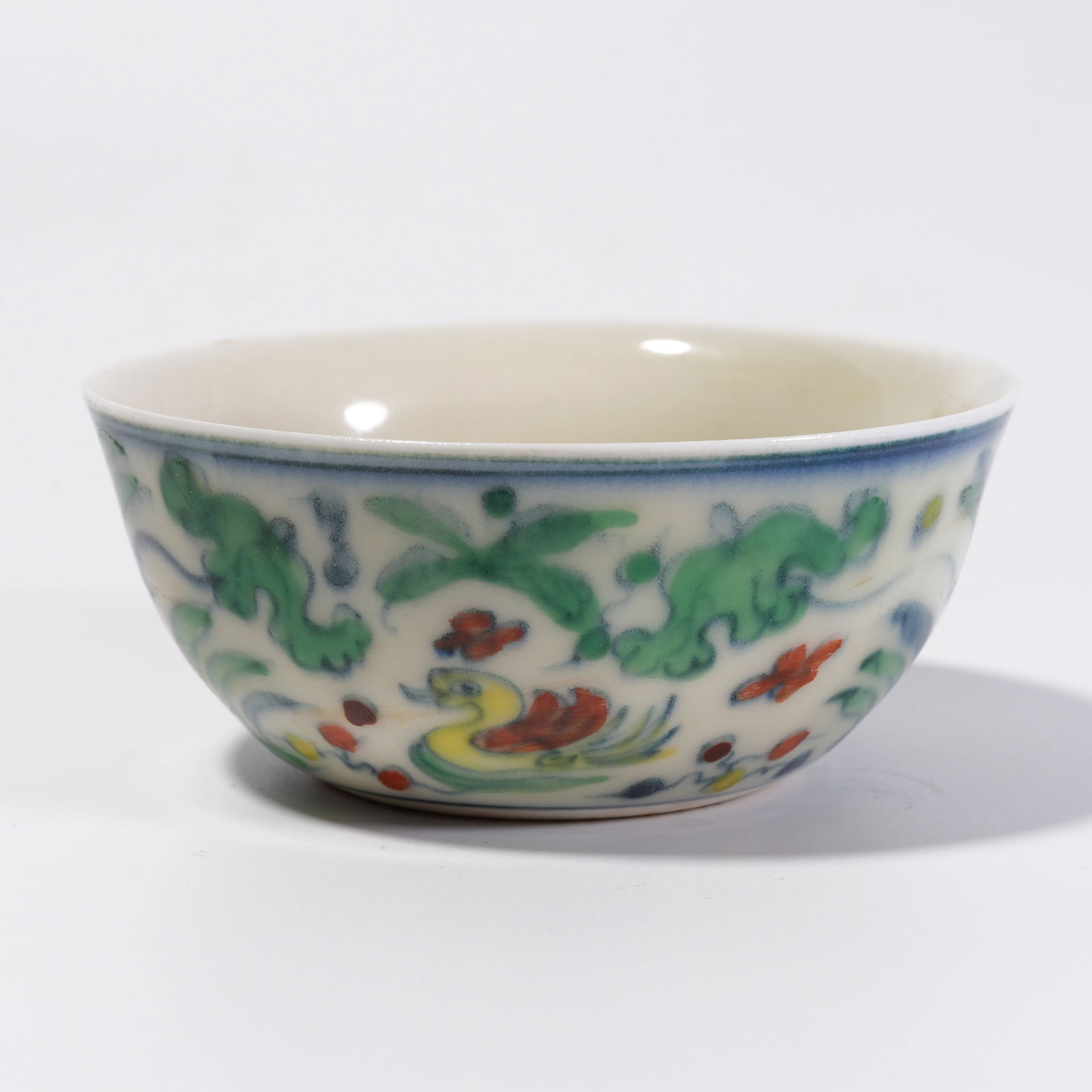 A DOUCAI DUCK PATTERN CUP (1 of 9)