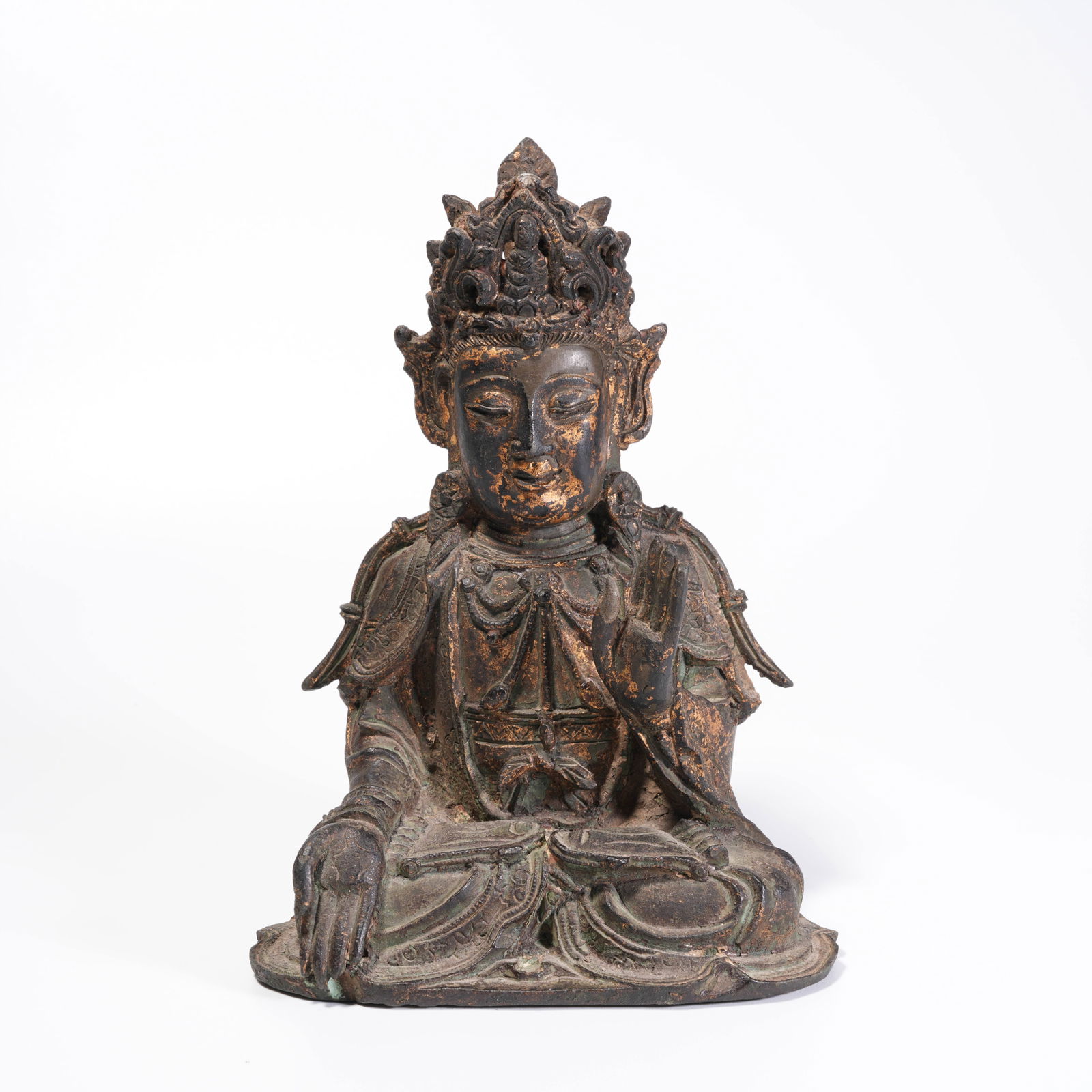 A BRONZE BUDDHA STATUE: Bronze Buddha Statue
